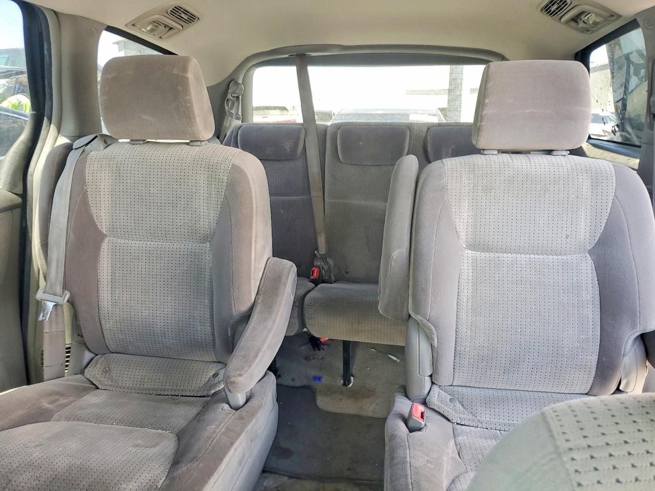 2008 Toyota Sienna Le 7-passenger Gray vin: 5TDZK23CX8S216899