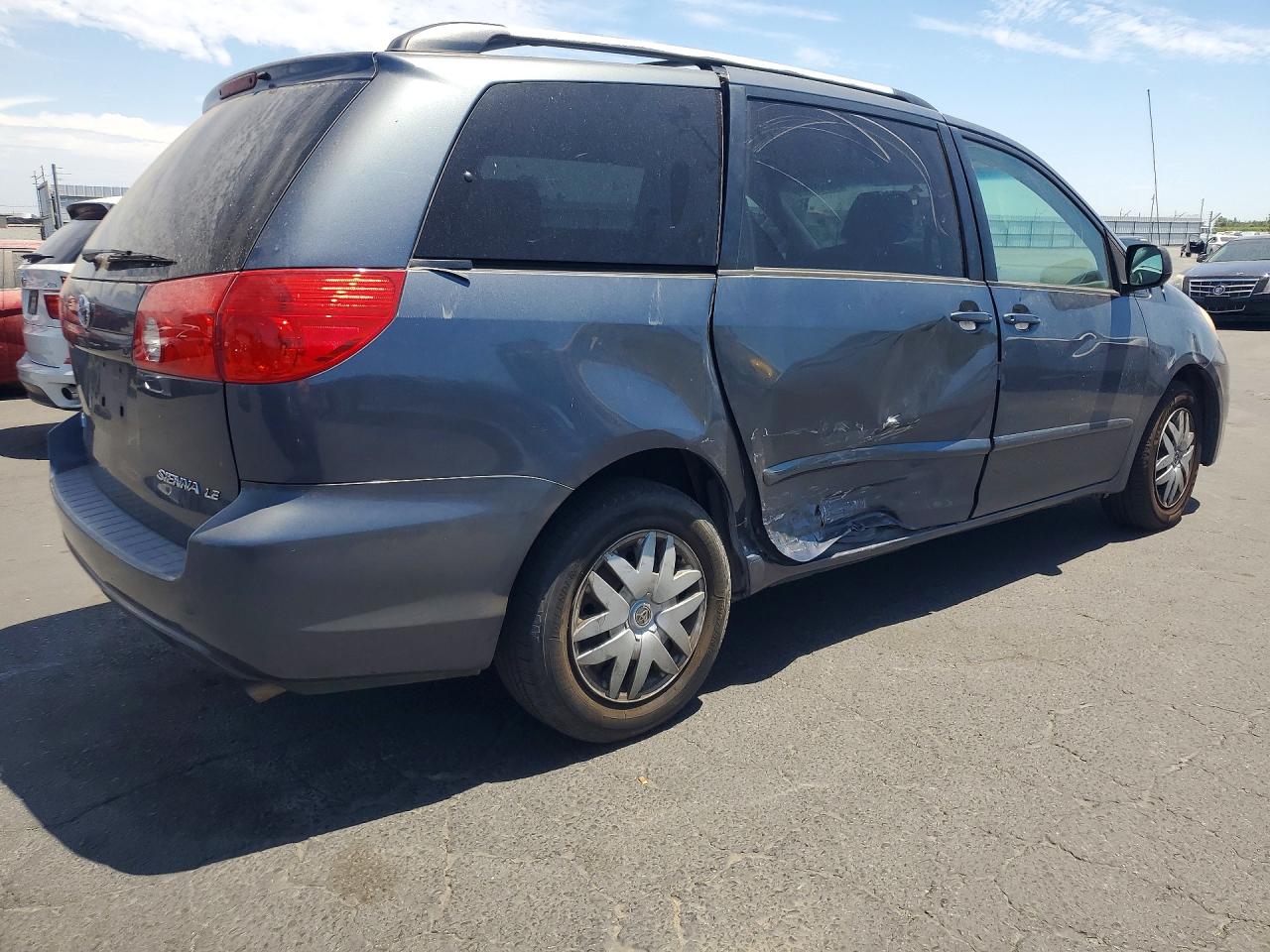 2008 Toyota Sienna Le 7-passenger Gray vin: 5TDZK23CX8S216899