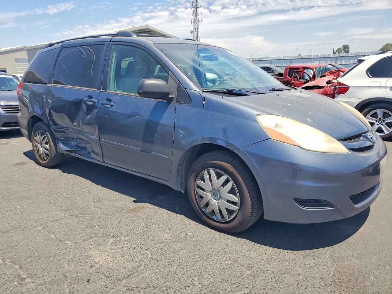 2008 Toyota Sienna Le 7-passenger Gray vin: 5TDZK23CX8S216899