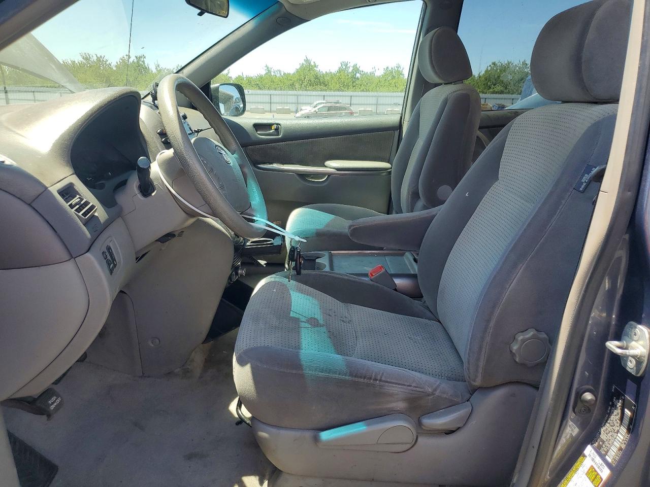 2008 Toyota Sienna Le 7-passenger Gray vin: 5TDZK23CX8S216899