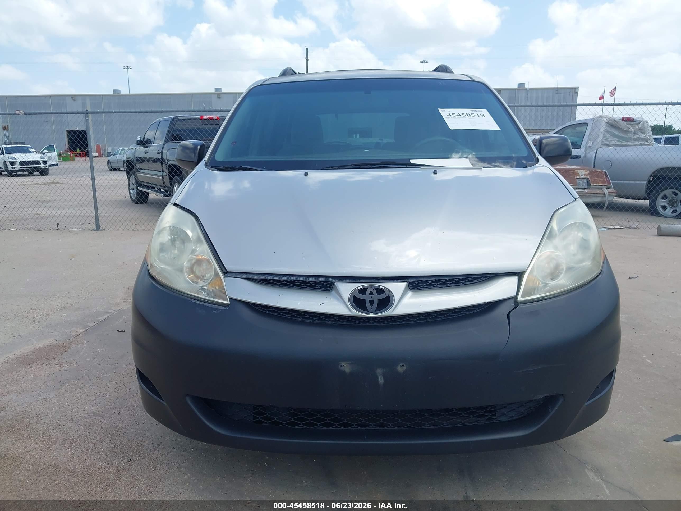 2009 Toyota Sienna Ce Silver vin: 5TDZK23CX9S240962