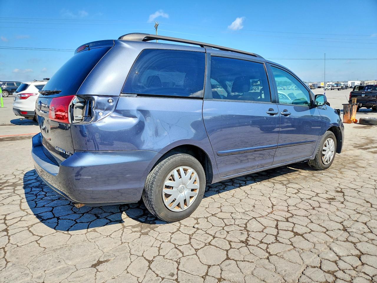 2009 Toyota Sienna Le 7-passenger Blue vin: 5TDZK23CX9S257535