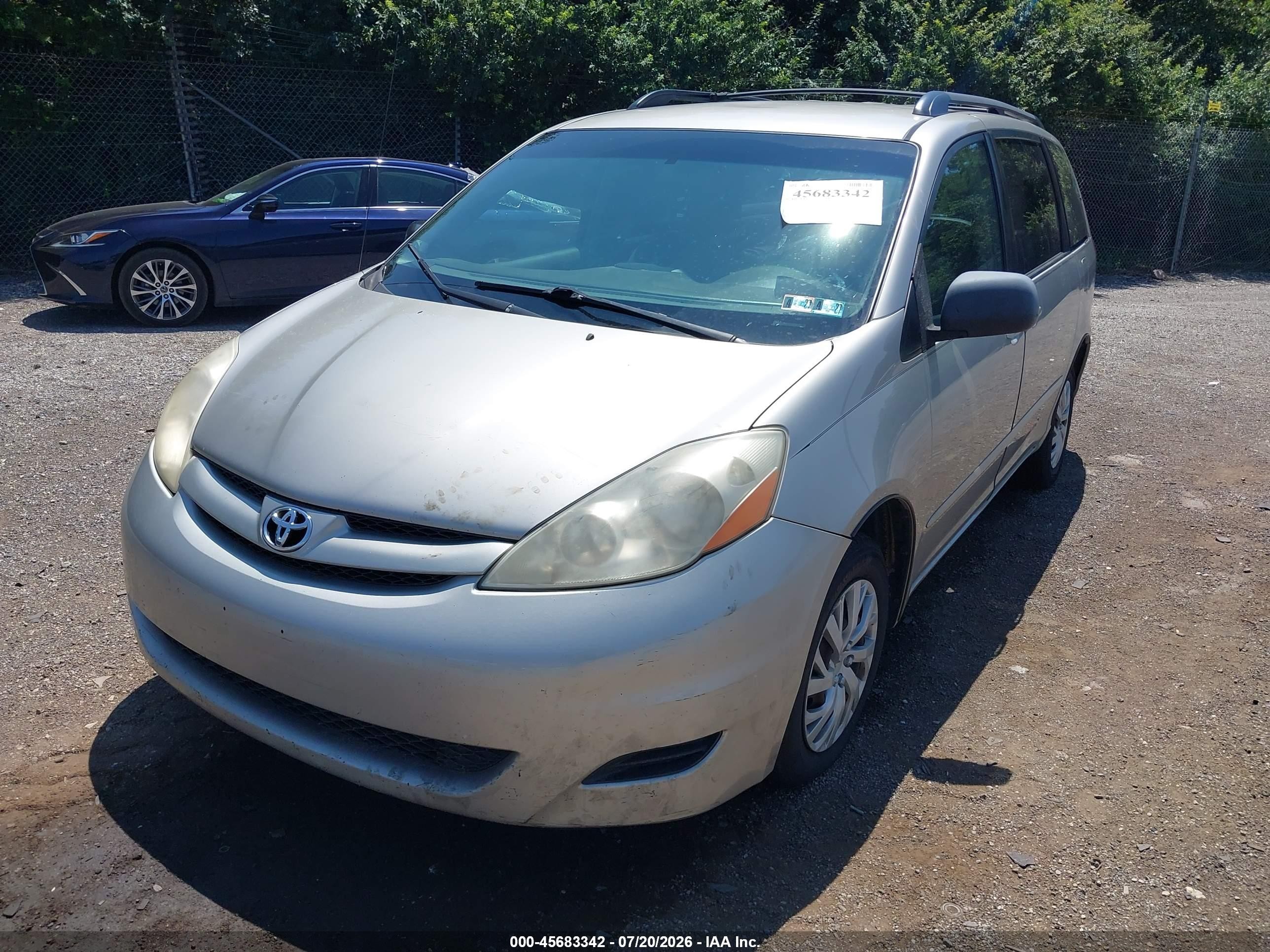 2009 Toyota Sienna Ce Gold vin: 5TDZK23CX9S263285