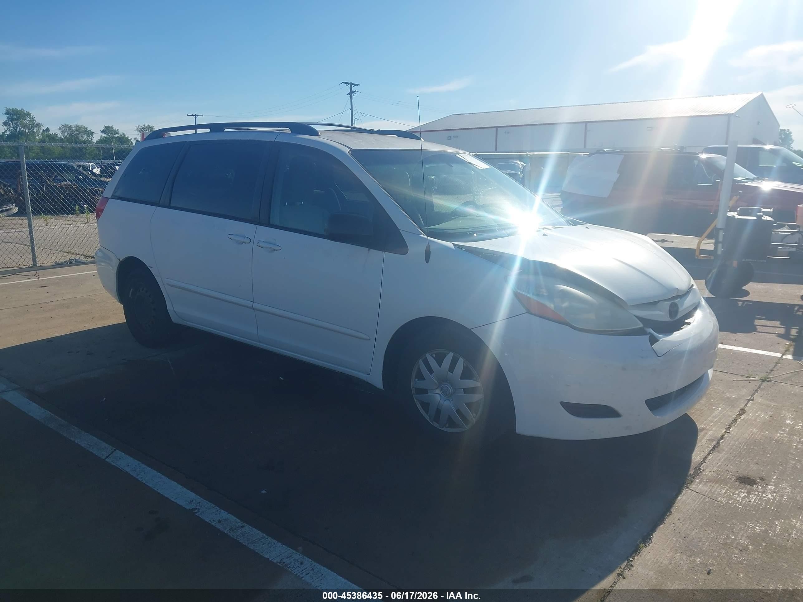 2009 Toyota Sienna Le Белый vin: 5TDZK23CX9S264548