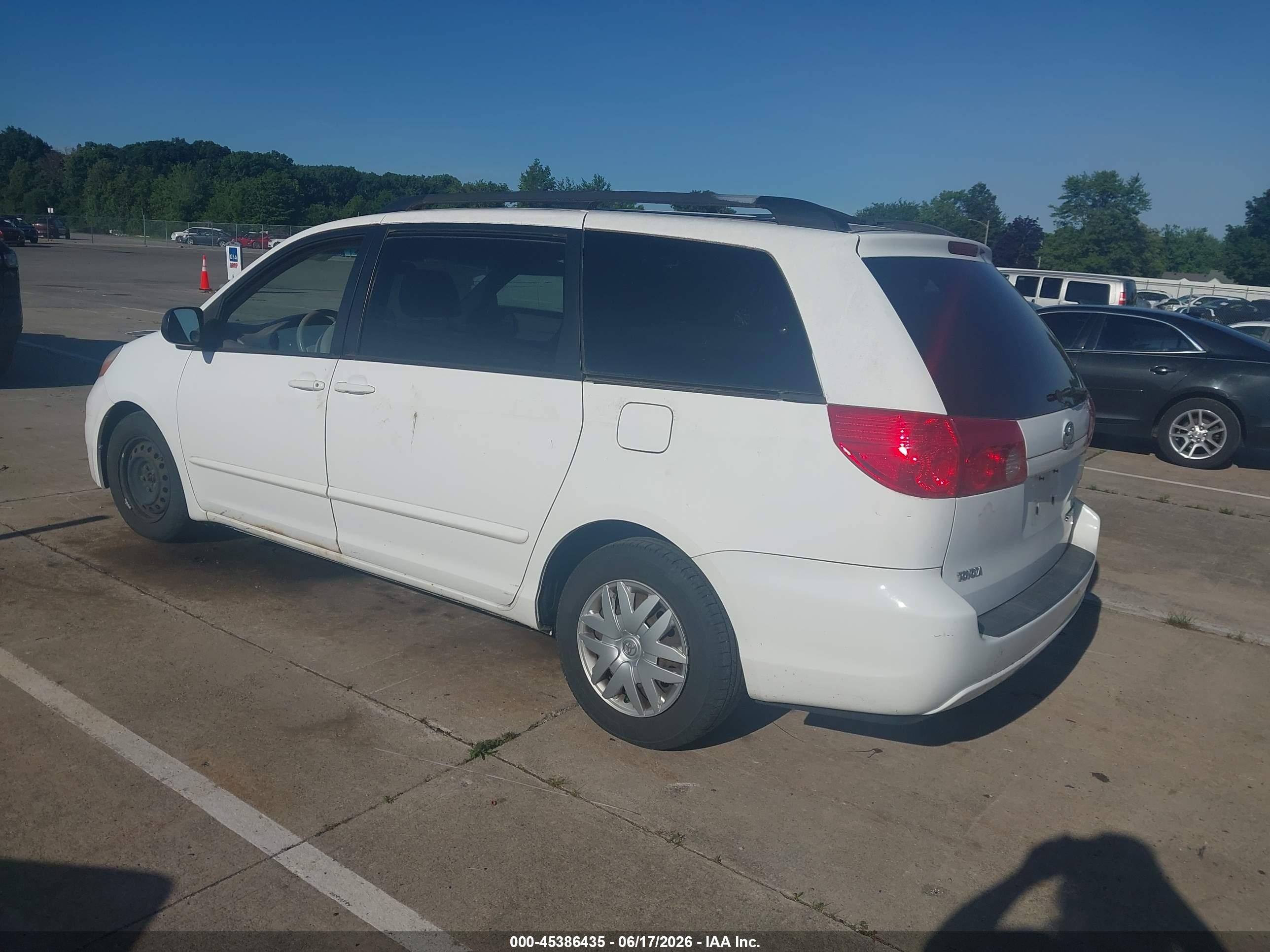 2009 Toyota Sienna Le Белый vin: 5TDZK23CX9S264548
