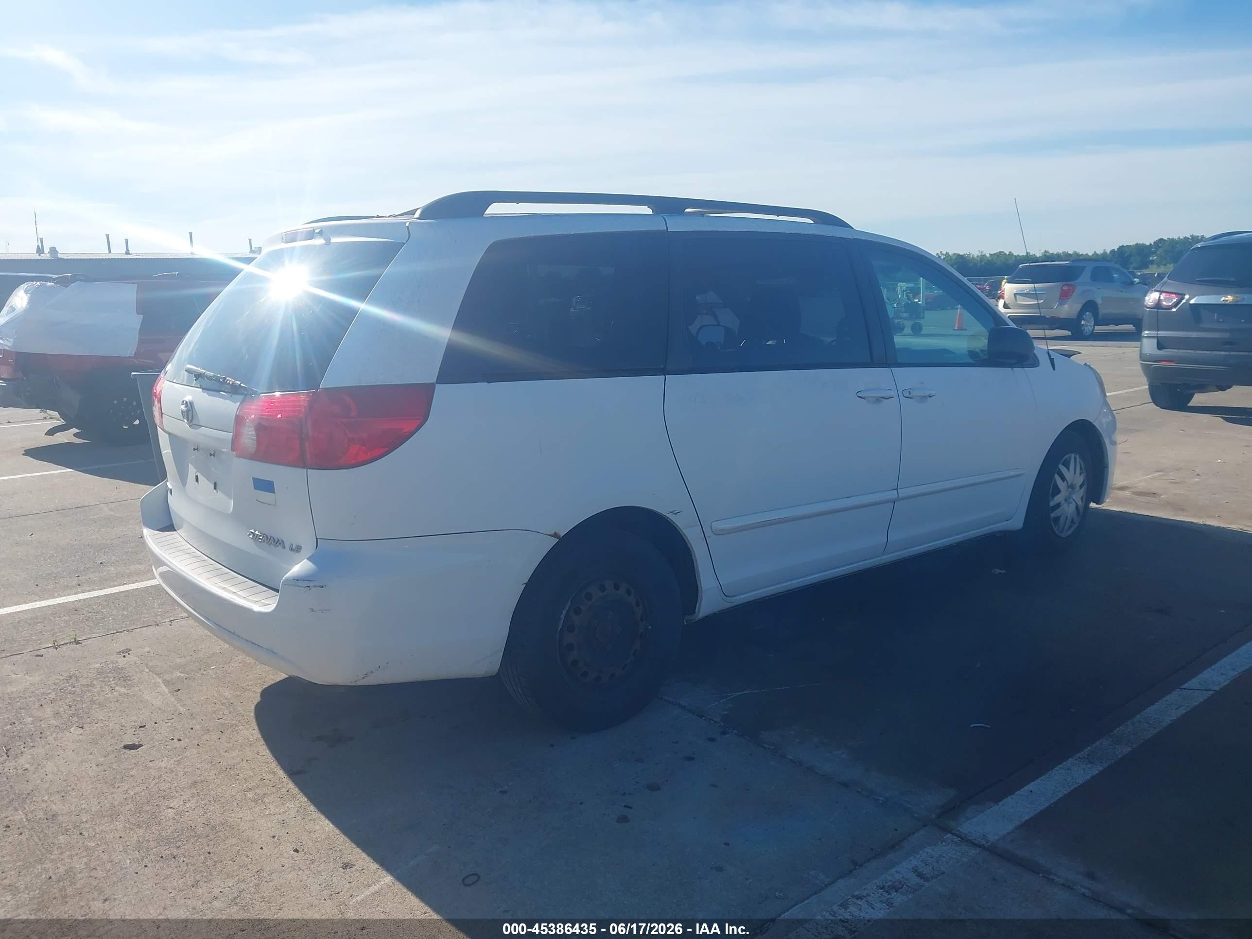2009 Toyota Sienna Le Белый vin: 5TDZK23CX9S264548