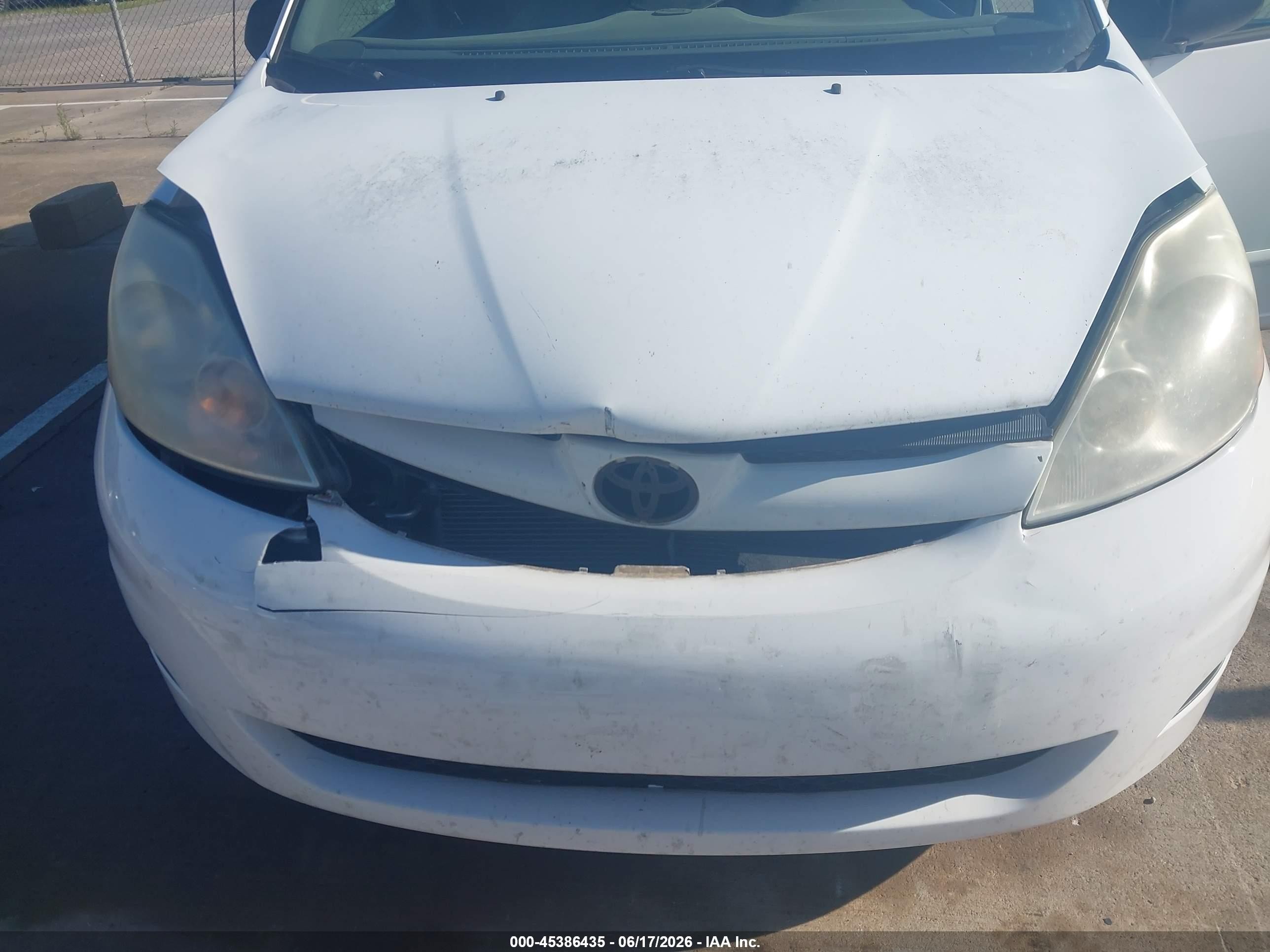 2009 Toyota Sienna Le Белый vin: 5TDZK23CX9S264548