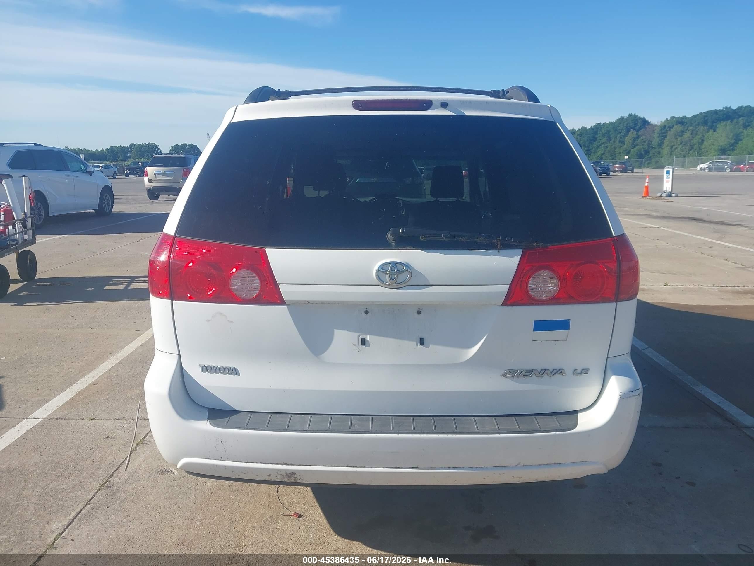 2009 Toyota Sienna Le Белый vin: 5TDZK23CX9S264548