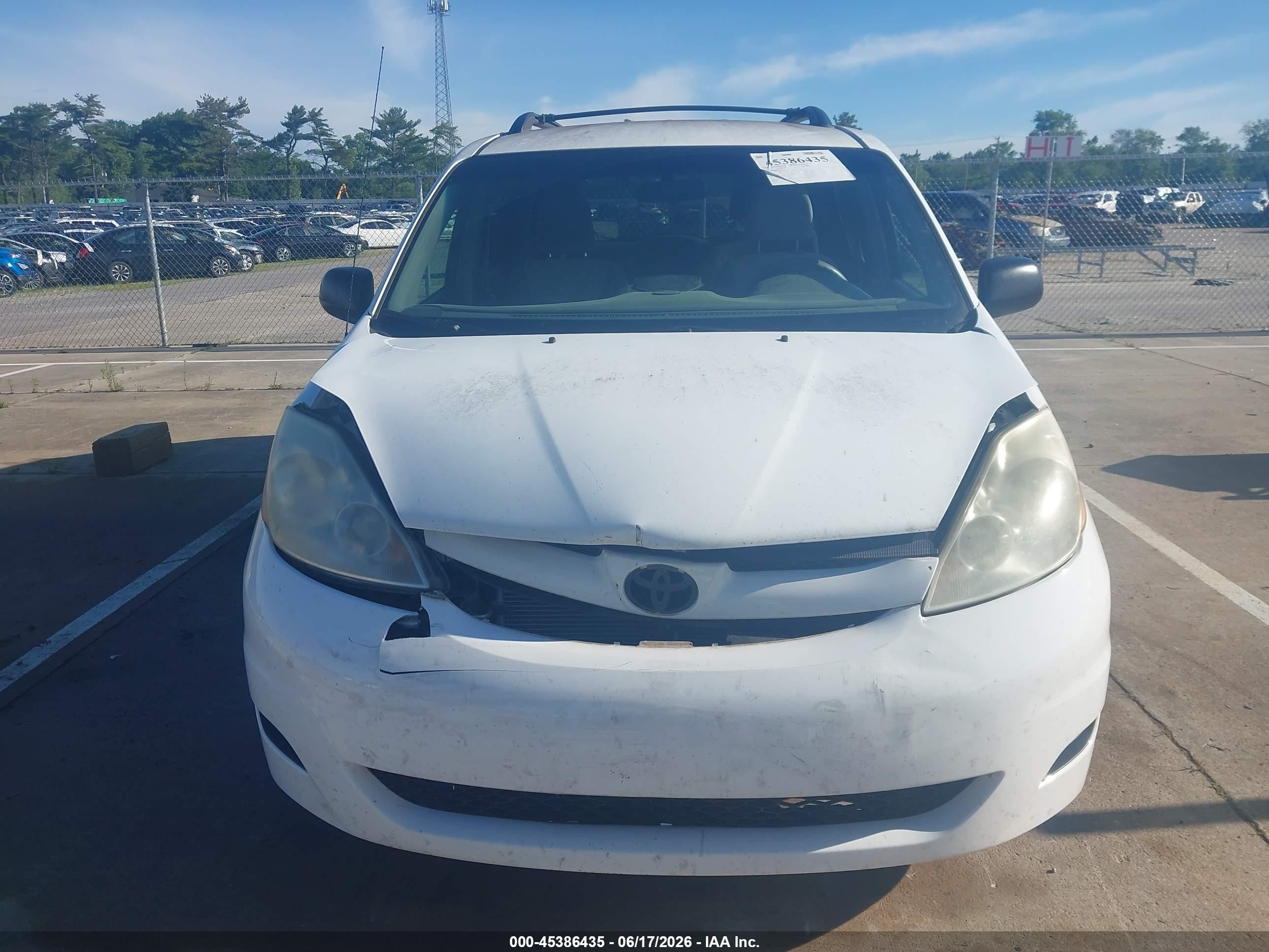 2009 Toyota Sienna Le Белый vin: 5TDZK23CX9S264548