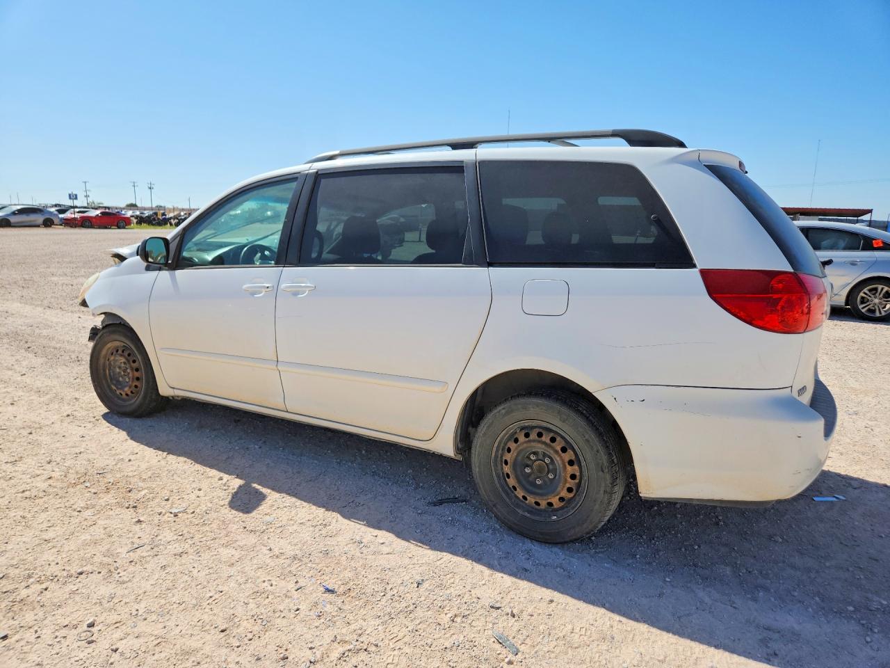 2009 Toyota Sienna Le 7-passenger White vin: 5TDZK23CX9S280149
