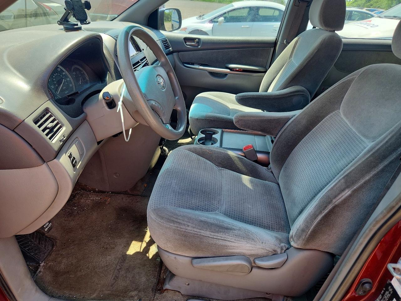 2007 Toyota Sienna Ce Red vin: 5TDZK29C27S044325