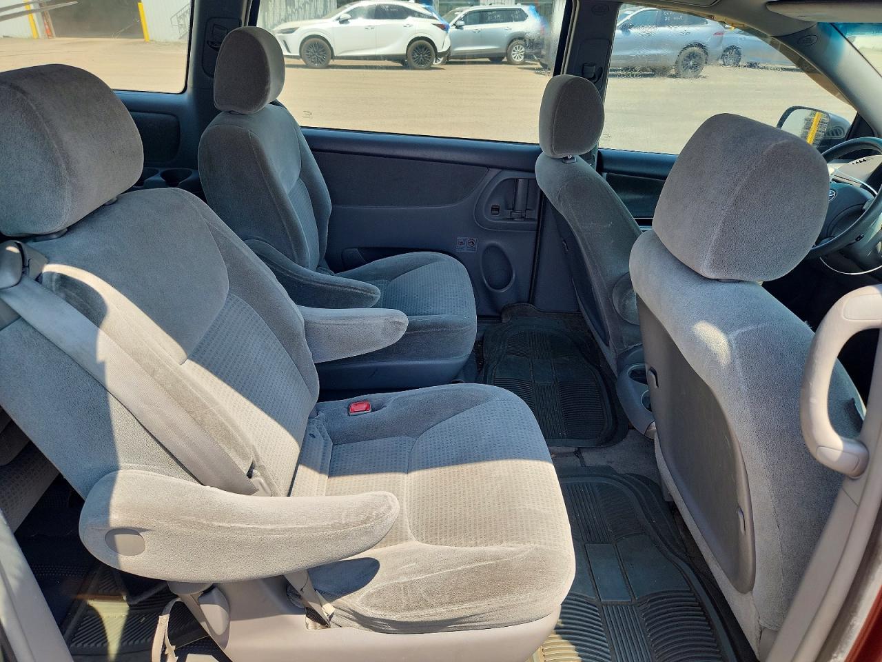 2007 Toyota Sienna Ce Red vin: 5TDZK29C27S044325
