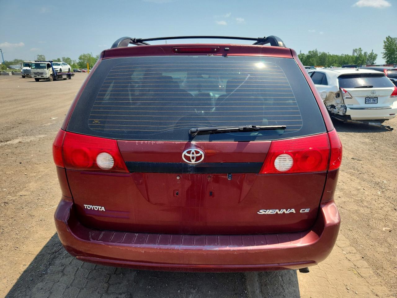 2007 Toyota Sienna Ce Red vin: 5TDZK29C27S044325