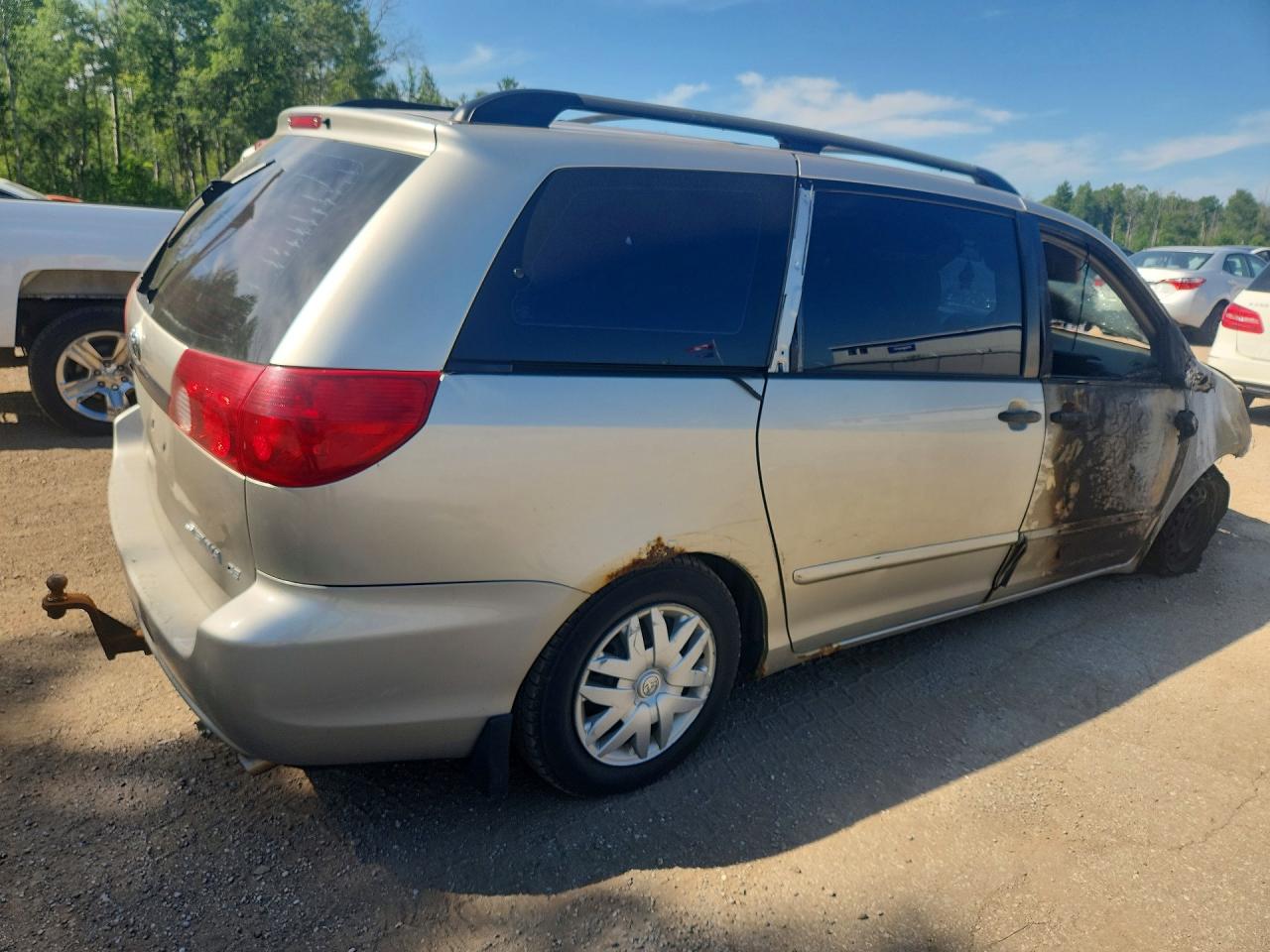 2007 Toyota Sienna Ce Silver vin: 5TDZK29C37S058038