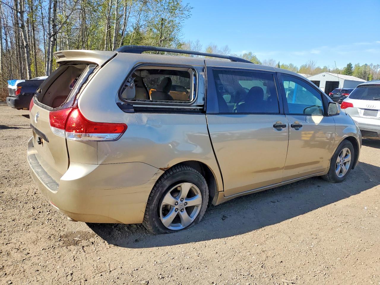 2011 Toyota Sienna Base 7-passenger Желто-коричневый vin: 5TDZK3DC0BS069133