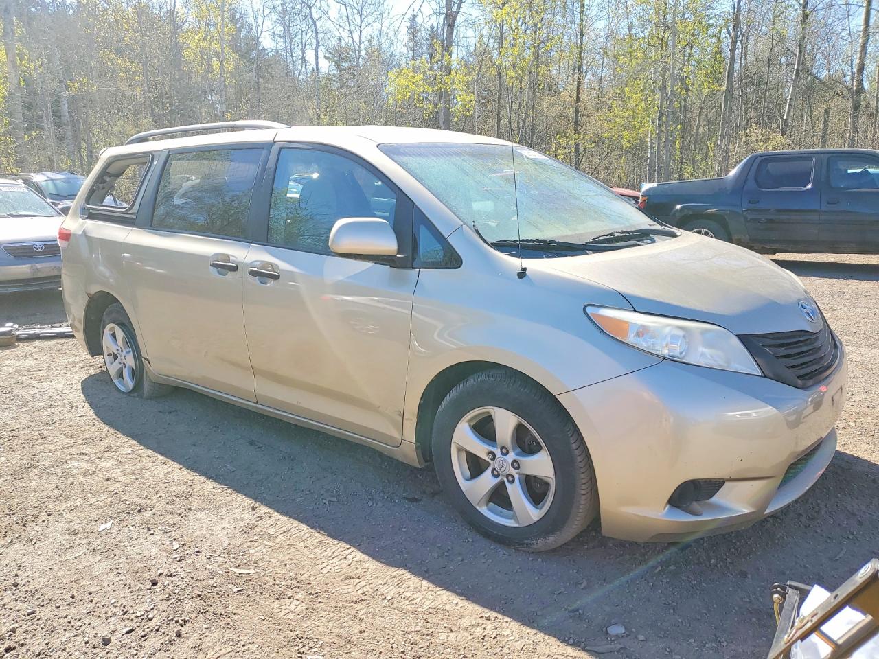 2011 Toyota Sienna Base 7-passenger Желто-коричневый vin: 5TDZK3DC0BS069133