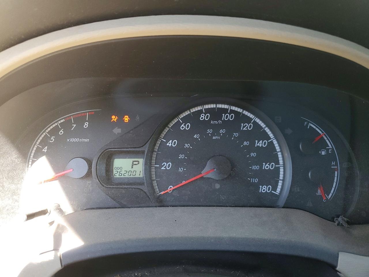 2011 Toyota Sienna Base 7-passenger Желто-коричневый vin: 5TDZK3DC0BS069133