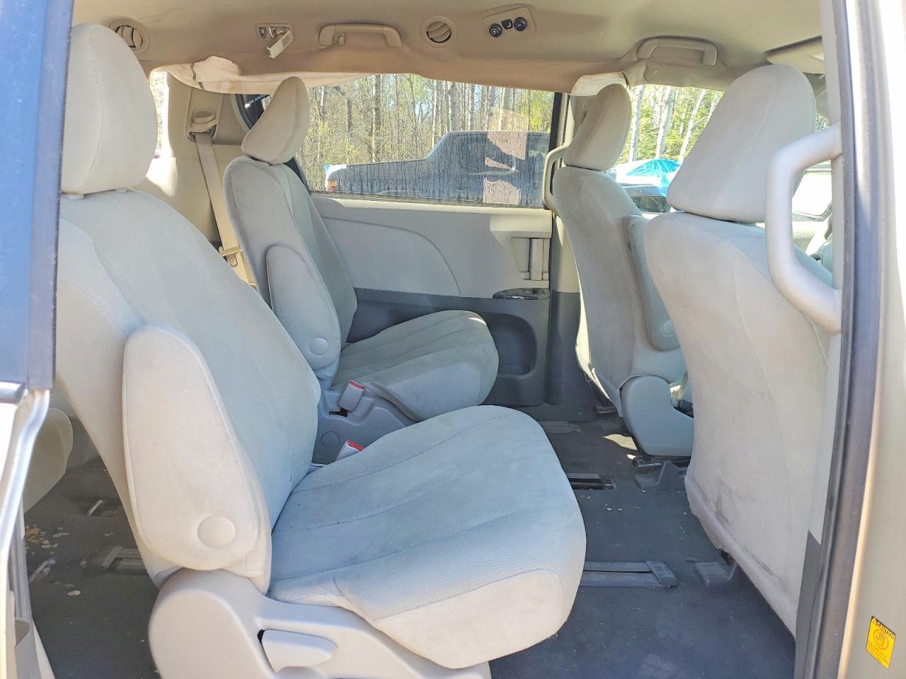 2011 Toyota Sienna Base 7-passenger Желто-коричневый vin: 5TDZK3DC0BS069133