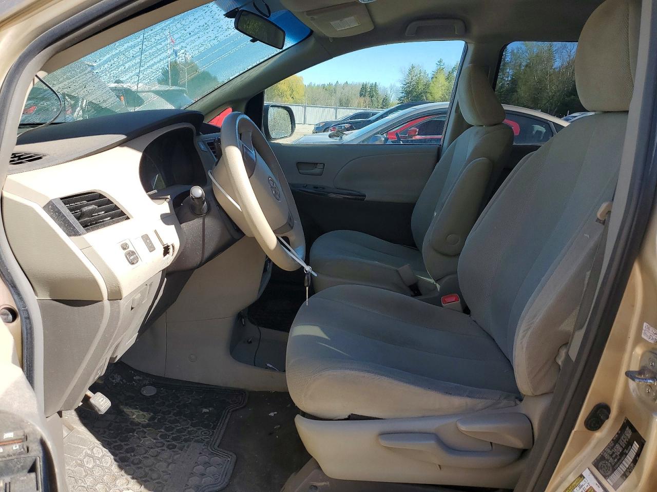 2011 Toyota Sienna Base 7-passenger Желто-коричневый vin: 5TDZK3DC0BS069133