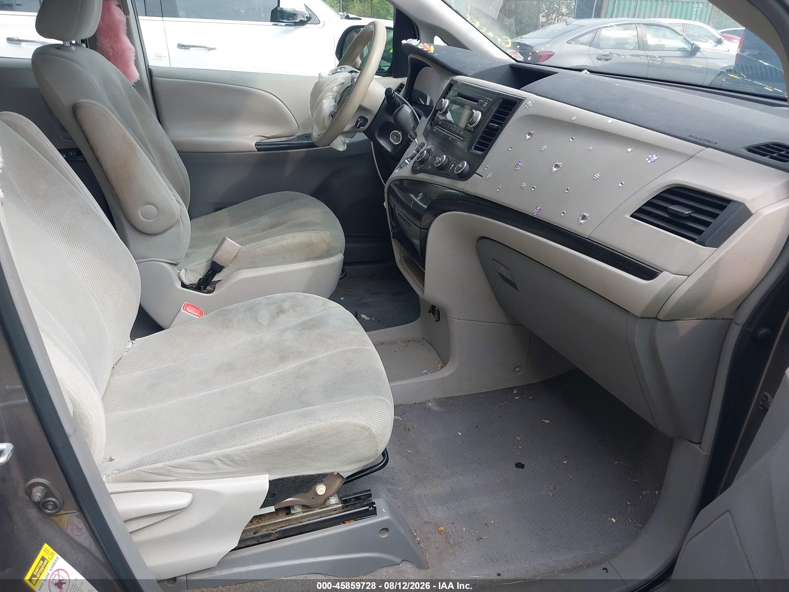 2011 Toyota Sienna Base V6 Gray vin: 5TDZK3DC0BS086482