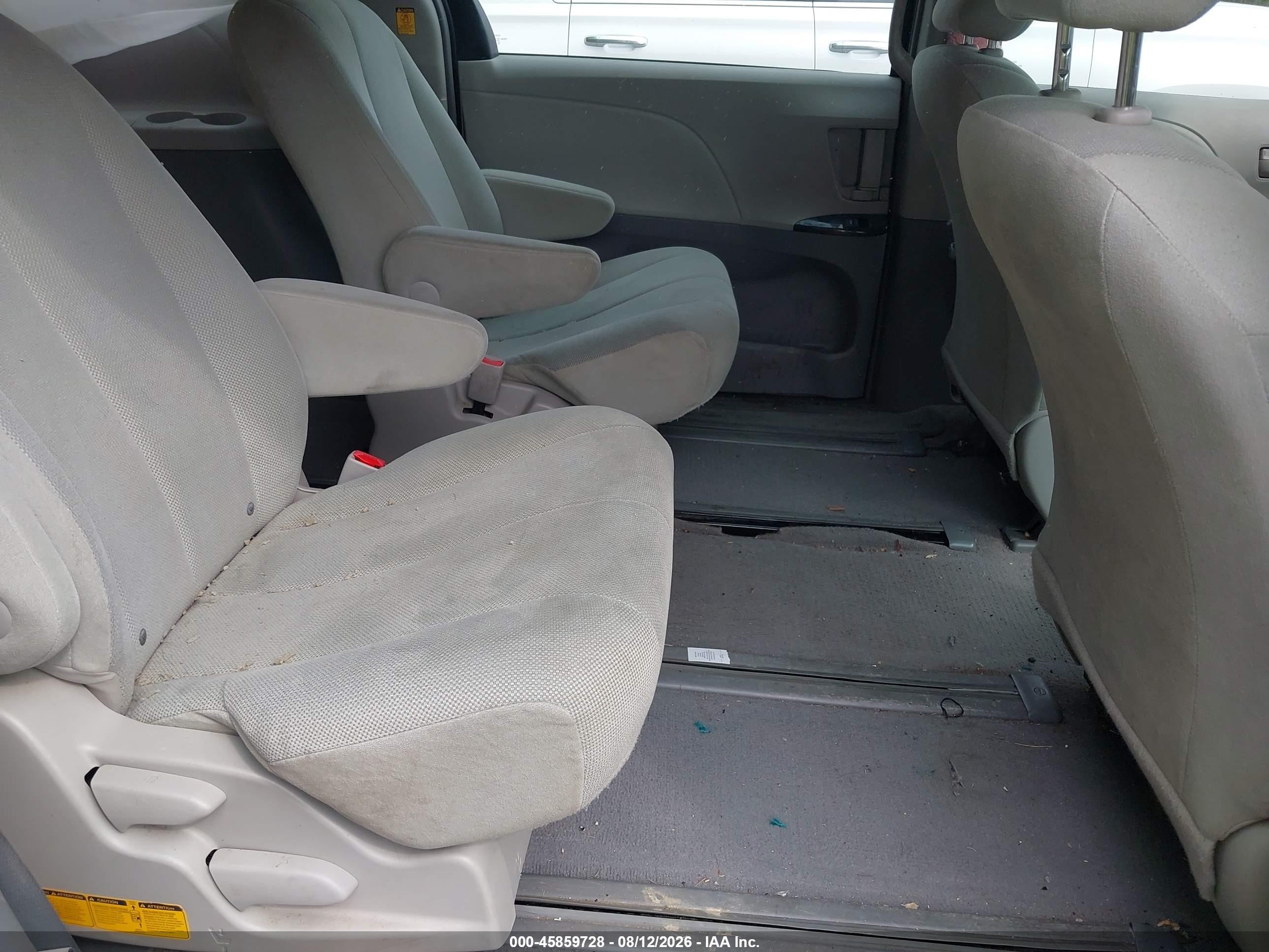 2011 Toyota Sienna Base V6 Gray vin: 5TDZK3DC0BS086482