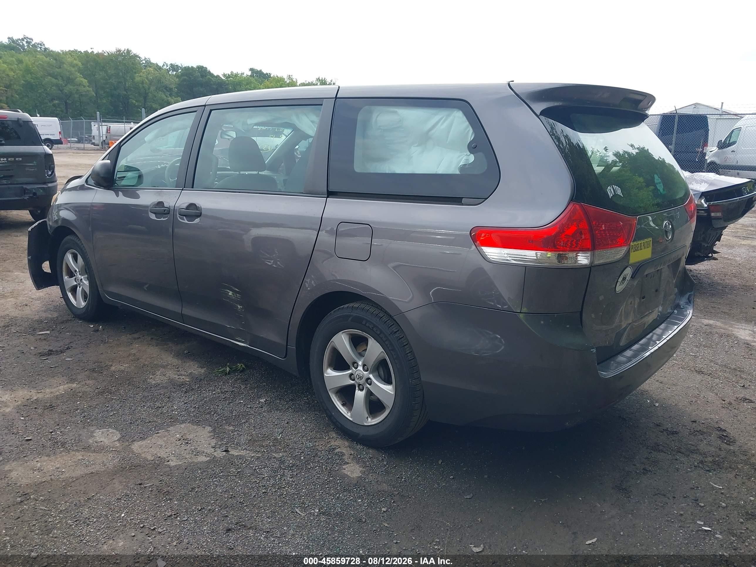 2011 Toyota Sienna Base V6 Gray vin: 5TDZK3DC0BS086482