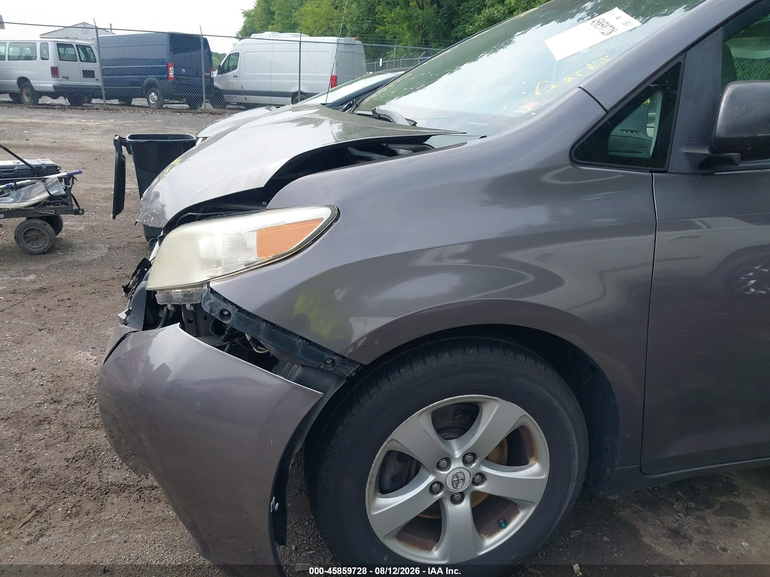 2011 Toyota Sienna Base V6 Gray vin: 5TDZK3DC0BS086482