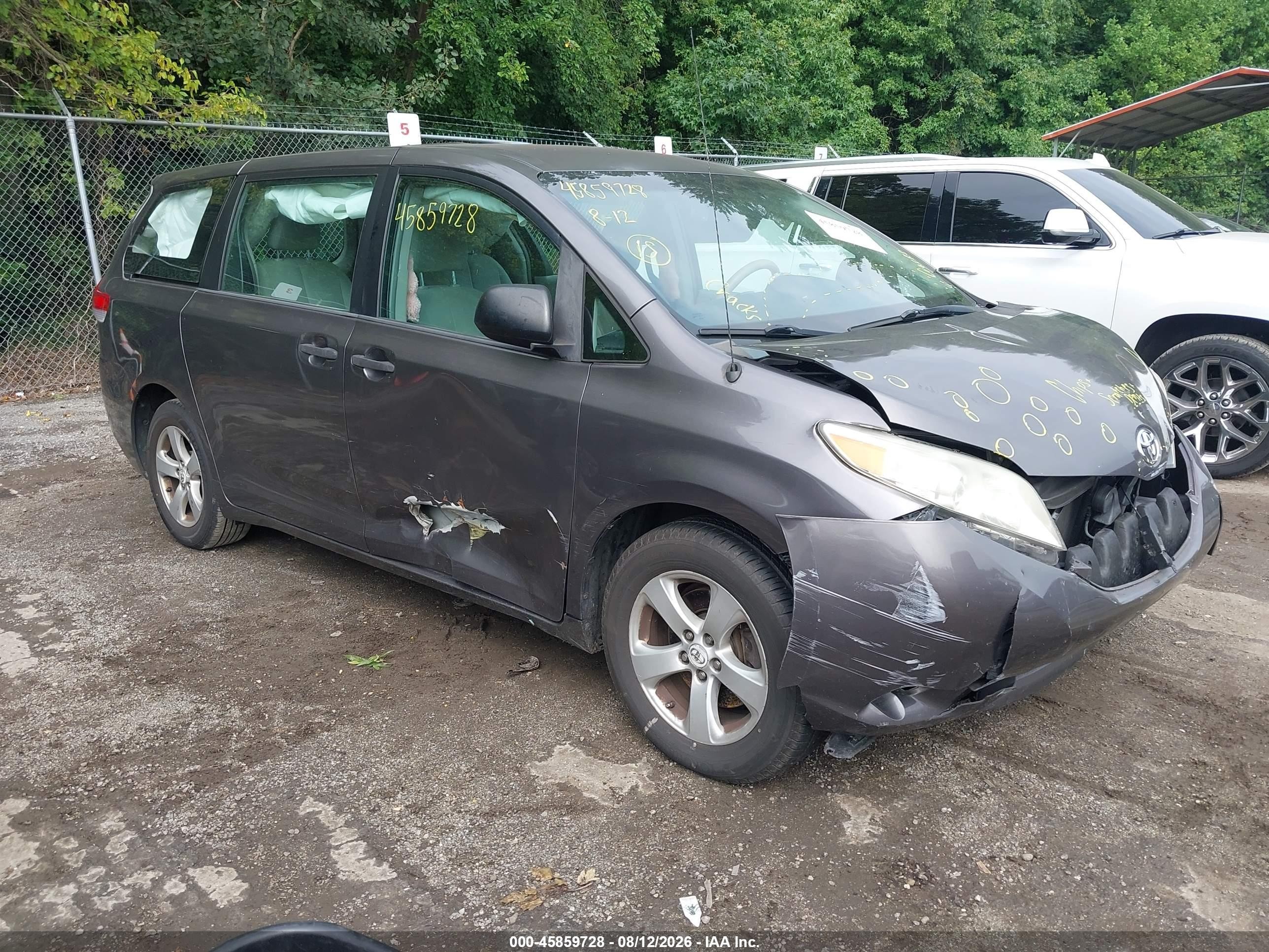 2011 Toyota Sienna Base V6 Gray vin: 5TDZK3DC0BS086482