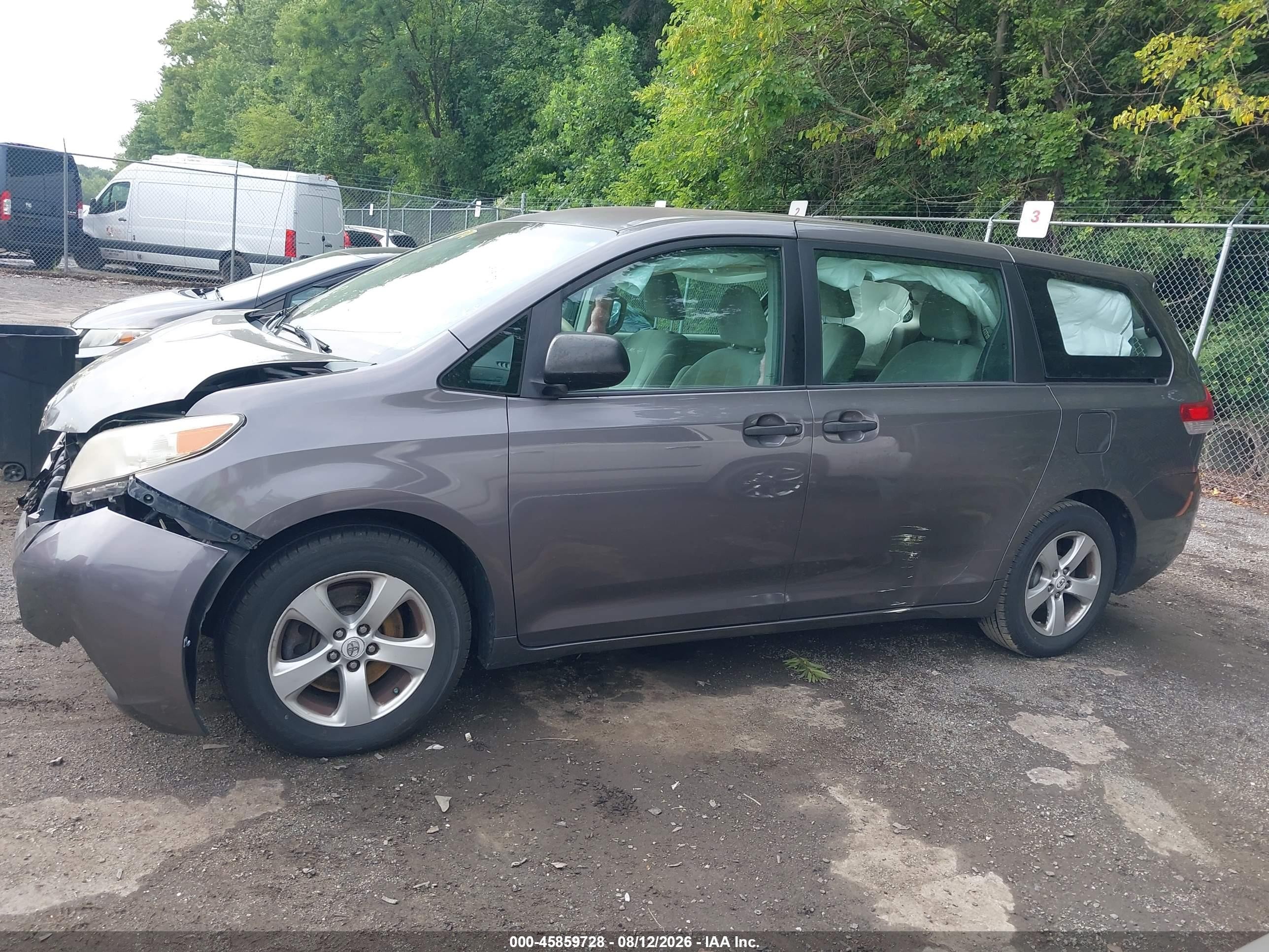 2011 Toyota Sienna Base V6 Gray vin: 5TDZK3DC0BS086482