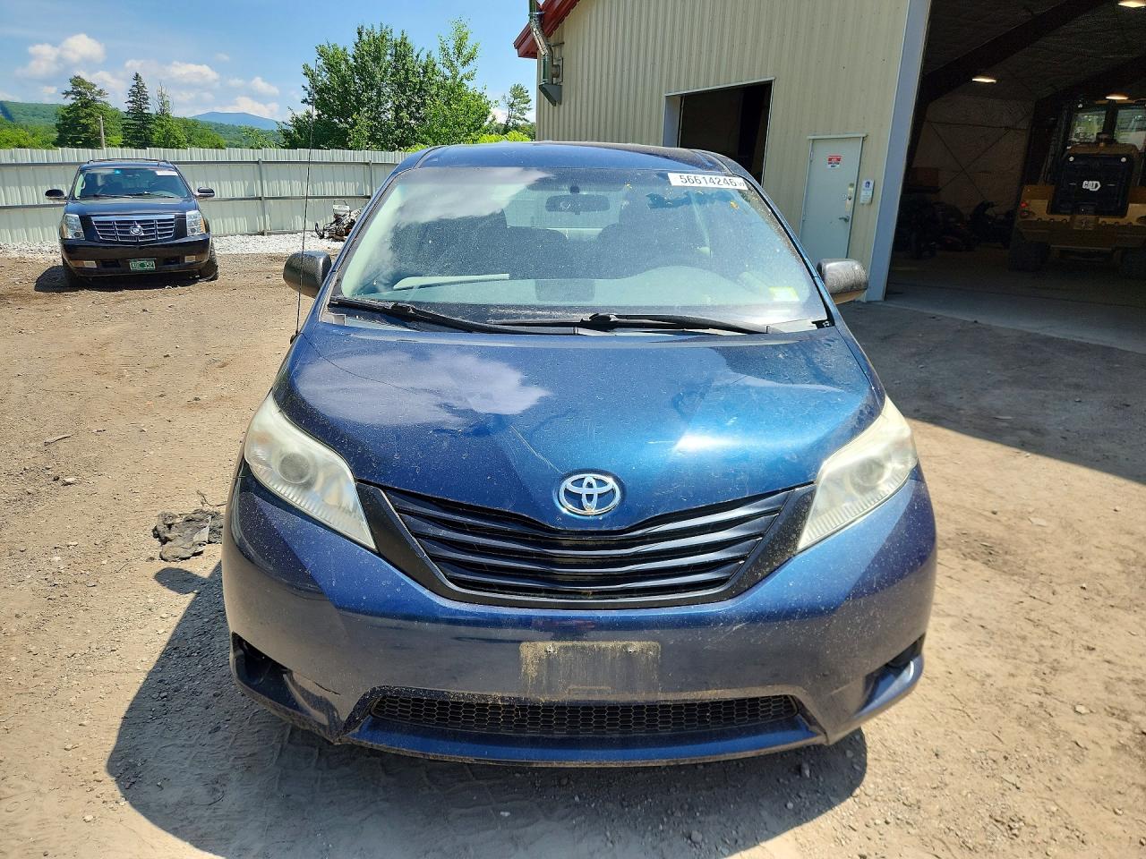 2011 Toyota Sienna Base 7-passenger Бирюзовый vin: 5TDZK3DC0BS131128