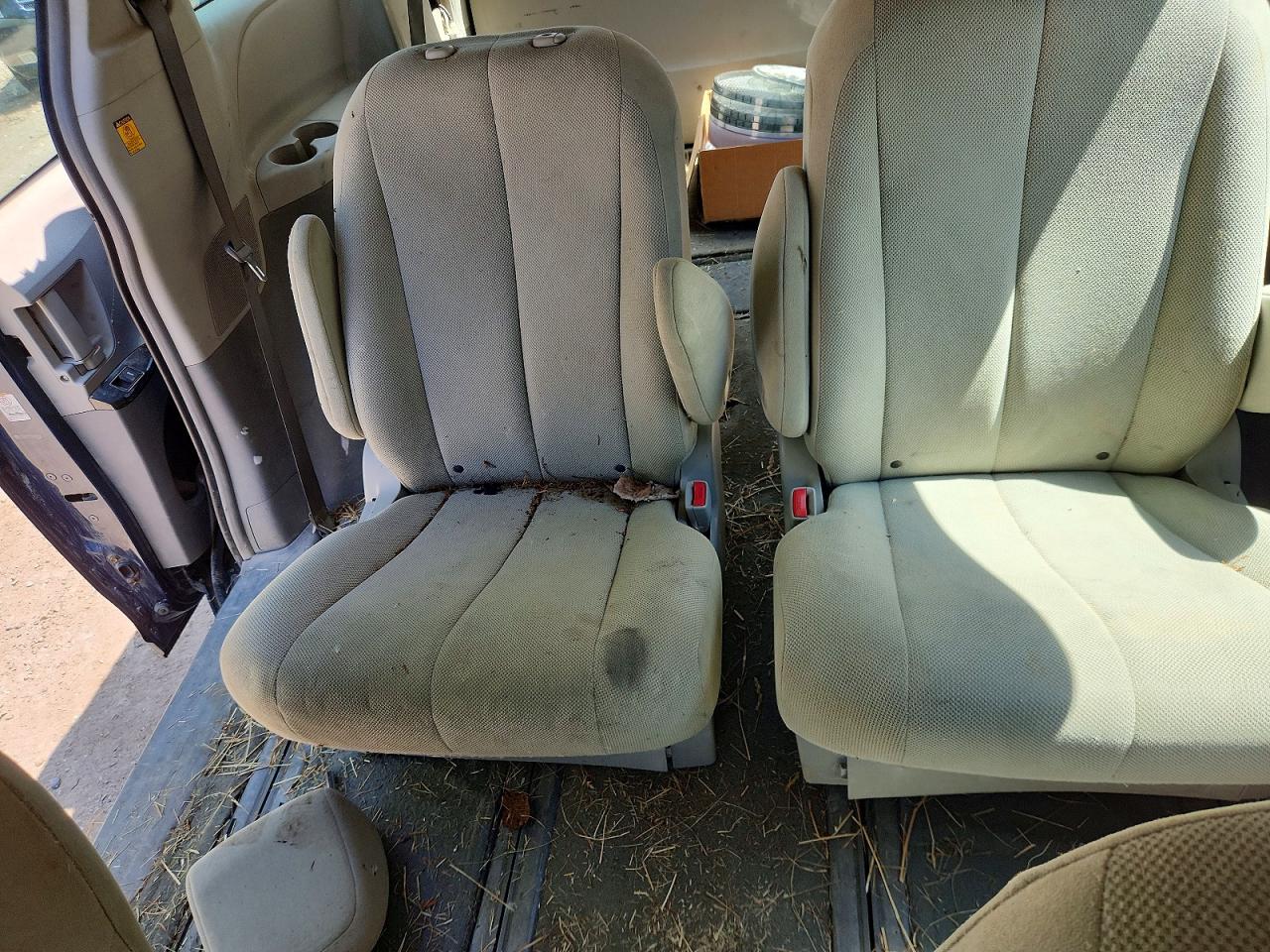 2011 Toyota Sienna Base 7-passenger Бирюзовый vin: 5TDZK3DC0BS131128