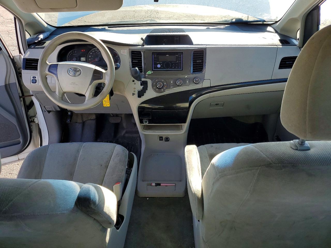 2012 Toyota Sienna Base 7-passenger White vin: 5TDZK3DC0CS187376