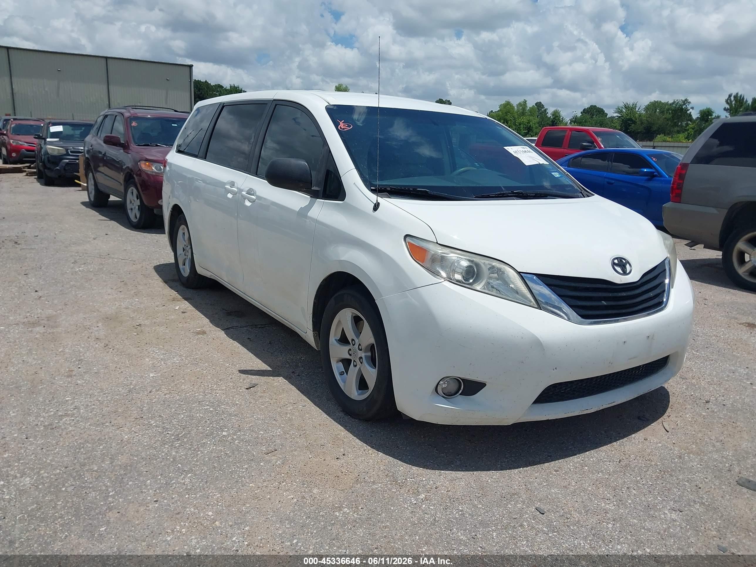 2012 Toyota Sienna Base V6 7 Passenger White vin: 5TDZK3DC0CS194313