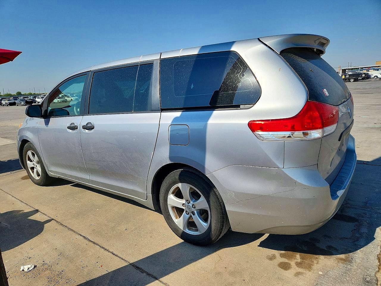 2012 Toyota Sienna Base 7-passenger Silver vin: 5TDZK3DC0CS199995