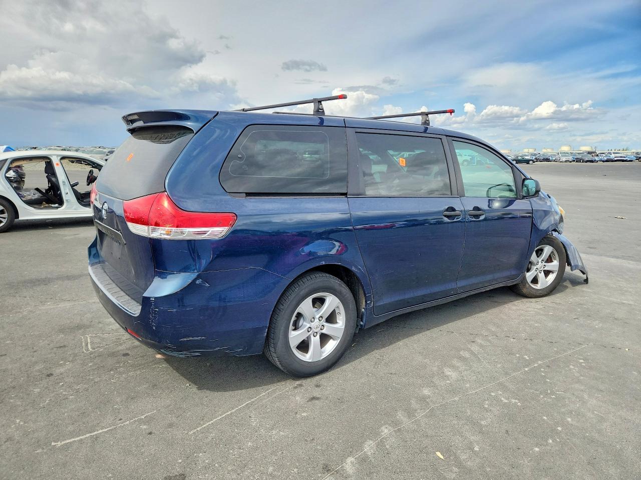 2012 Toyota Sienna Base 7-passenger Blue vin: 5TDZK3DC0CS200563
