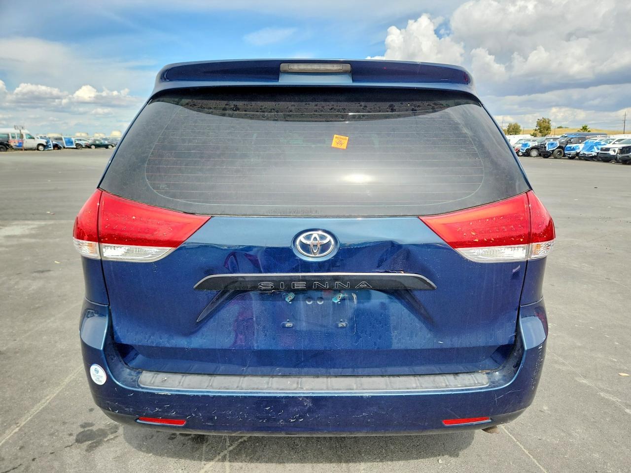 2012 Toyota Sienna Base 7-passenger Blue vin: 5TDZK3DC0CS200563