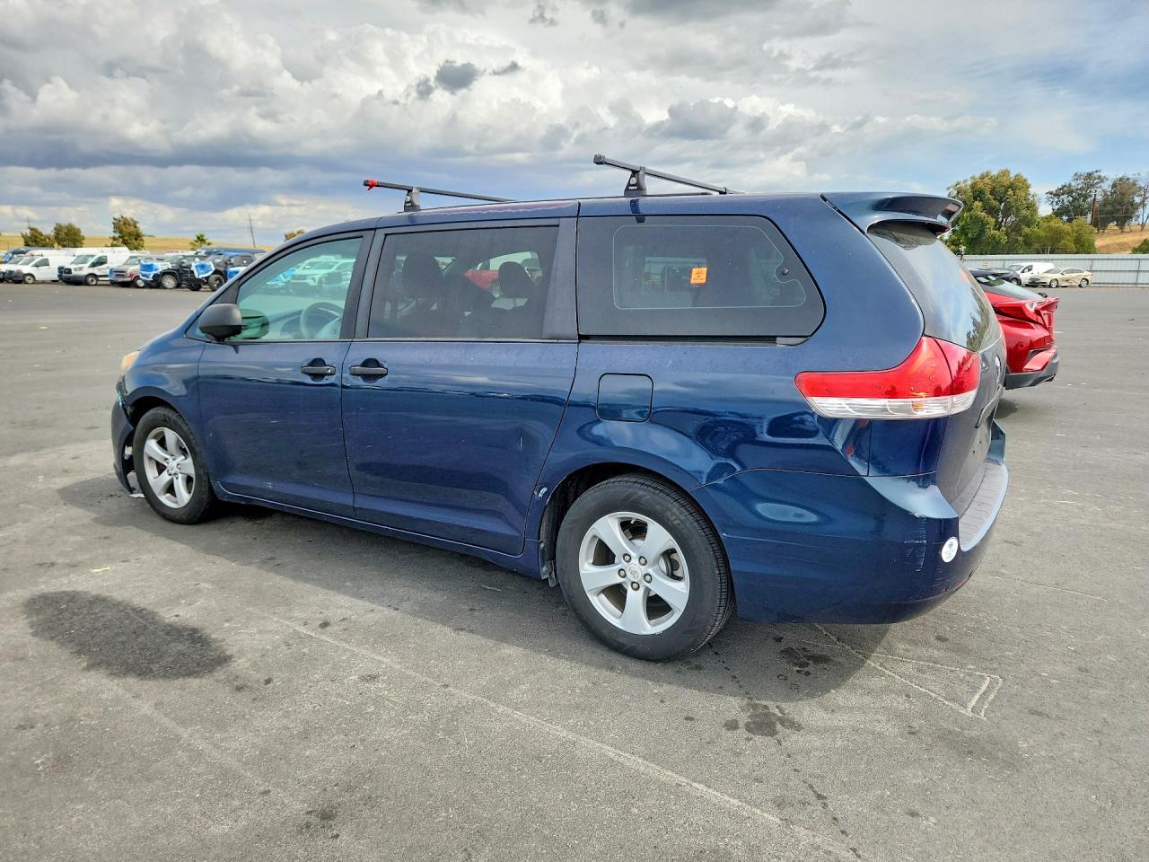 2012 Toyota Sienna Base 7-passenger Blue vin: 5TDZK3DC0CS200563