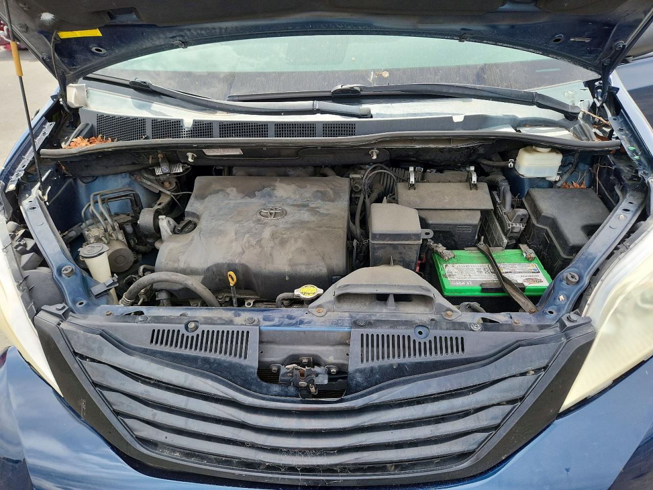 2012 Toyota Sienna Base 7-passenger Blue vin: 5TDZK3DC0CS200563
