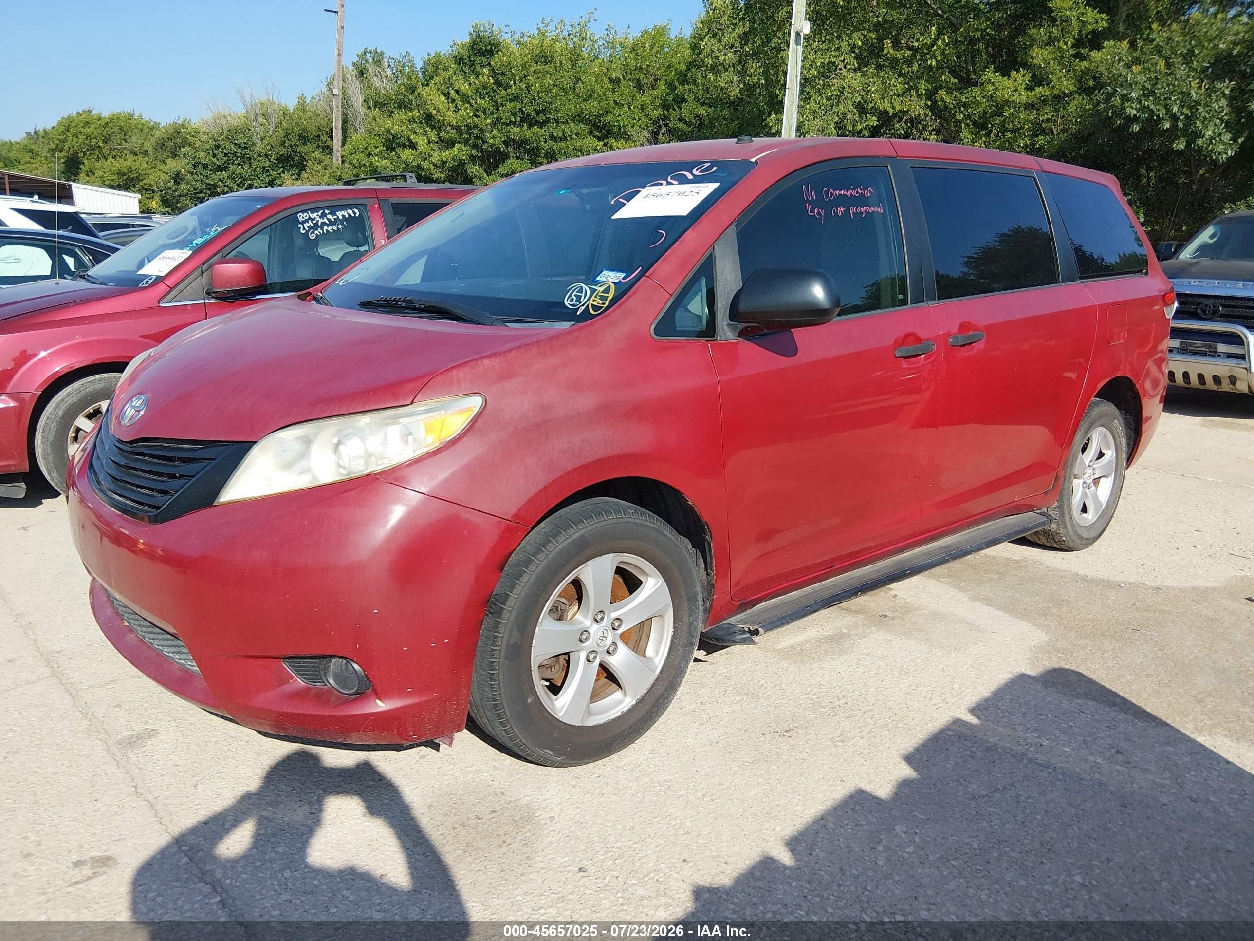 2012 Toyota Sienna Base V6 7 Passenger Burgundy vin: 5TDZK3DC0CS256616