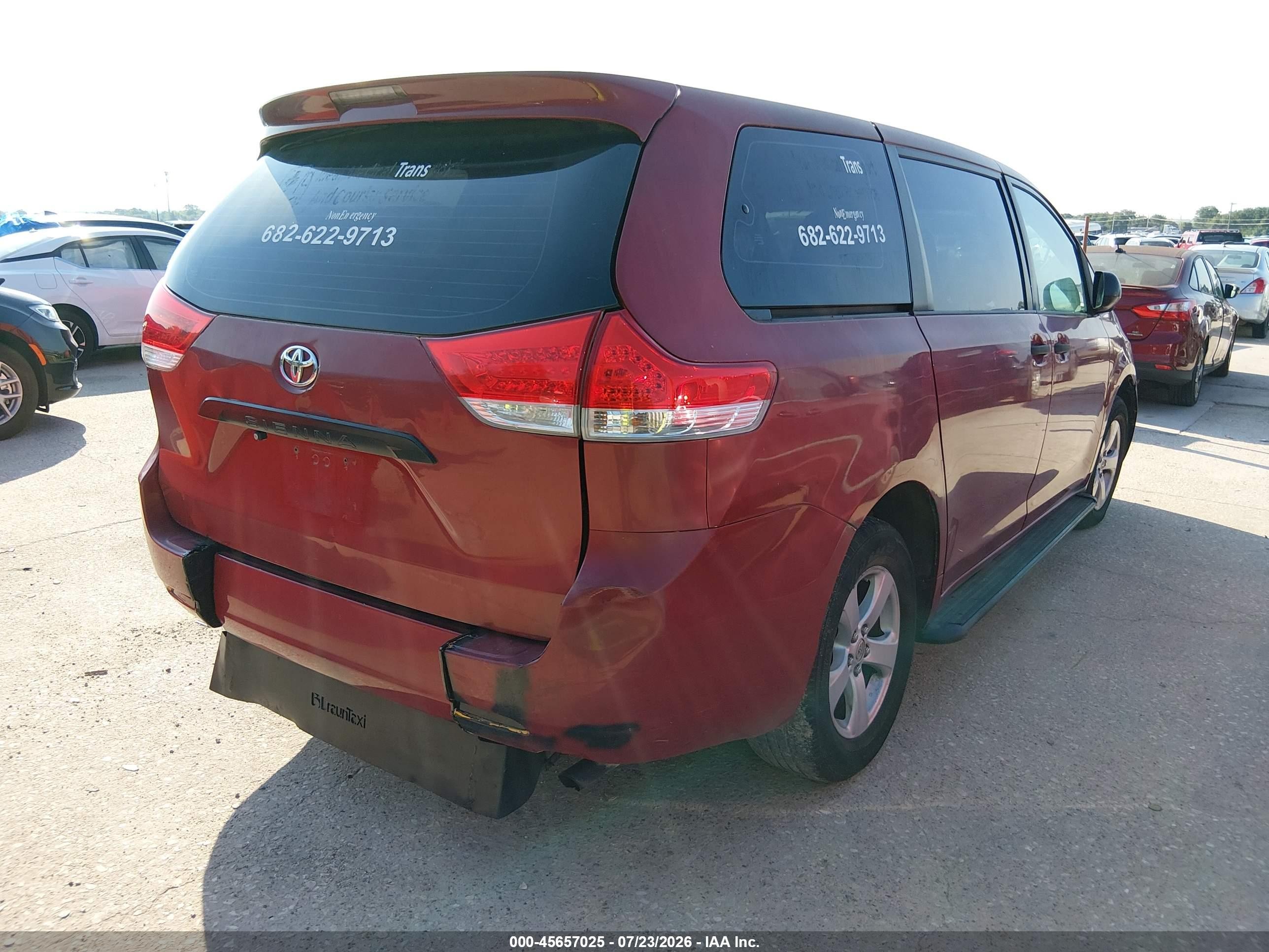 2012 Toyota Sienna Base V6 7 Passenger Burgundy vin: 5TDZK3DC0CS256616