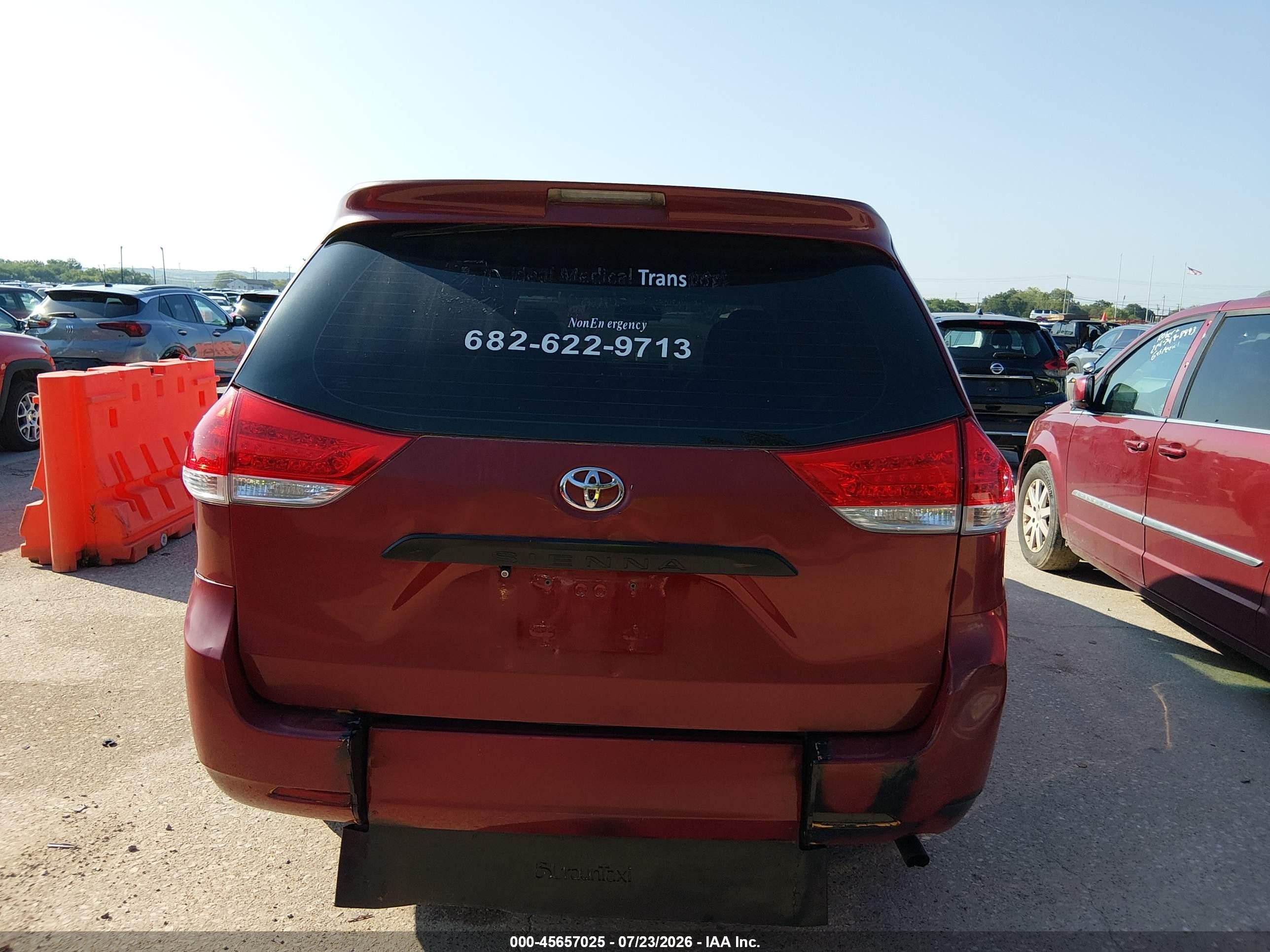 2012 Toyota Sienna Base V6 7 Passenger Burgundy vin: 5TDZK3DC0CS256616
