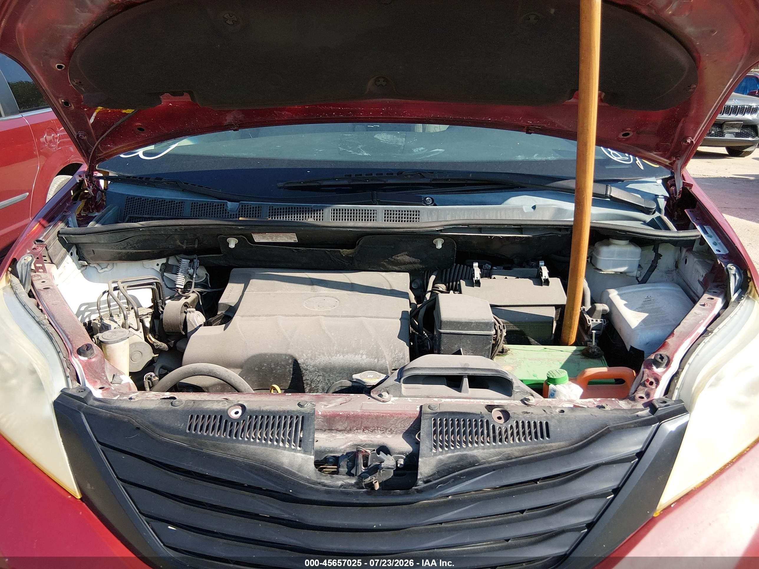 2012 Toyota Sienna Base V6 7 Passenger Burgundy vin: 5TDZK3DC0CS256616