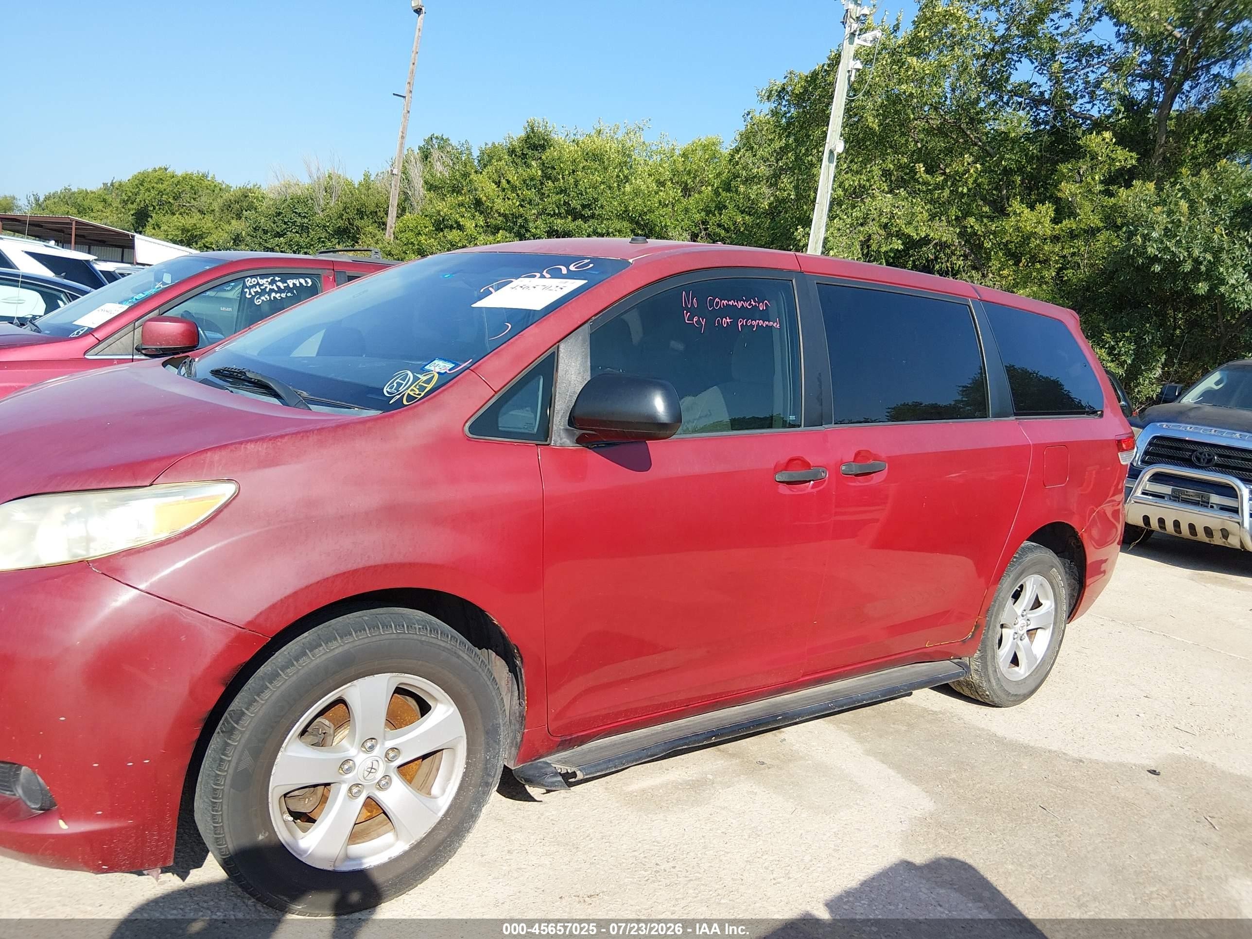 2012 Toyota Sienna Base V6 7 Passenger Burgundy vin: 5TDZK3DC0CS256616