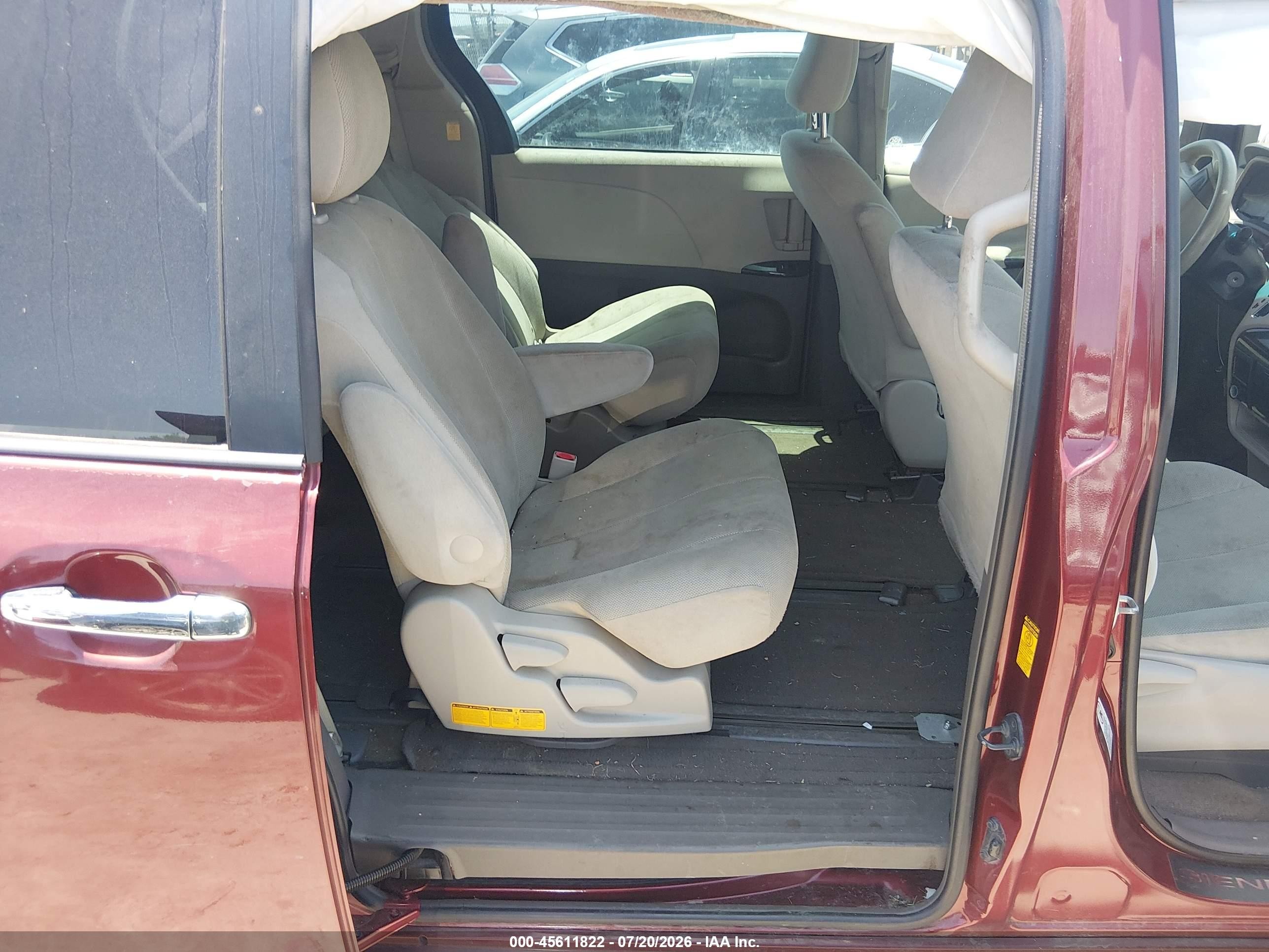 2013 Toyota Sienna L V6 7 Passenger Burgundy vin: 5TDZK3DC0DS280271