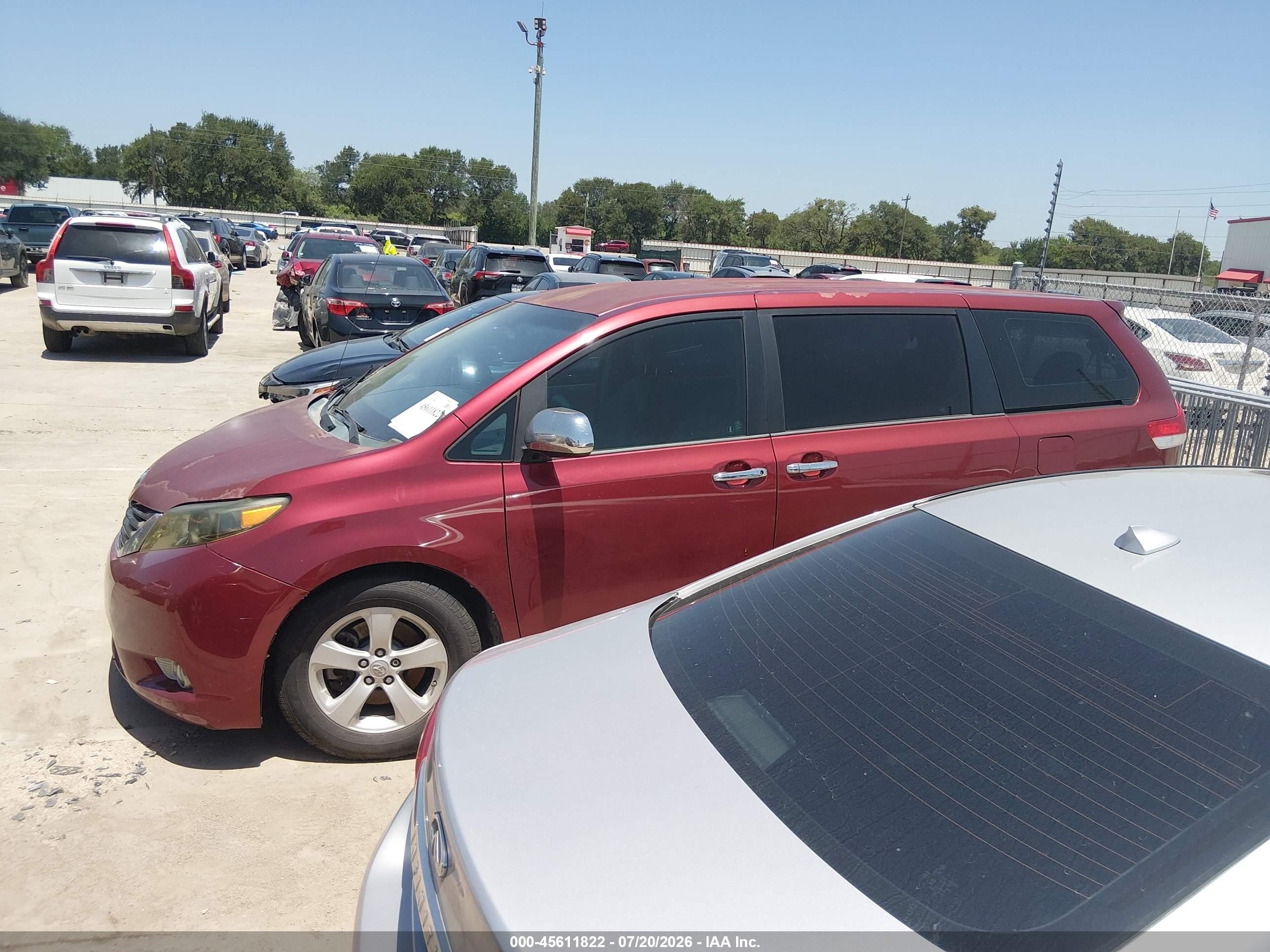 2013 Toyota Sienna L V6 7 Passenger Burgundy vin: 5TDZK3DC0DS280271
