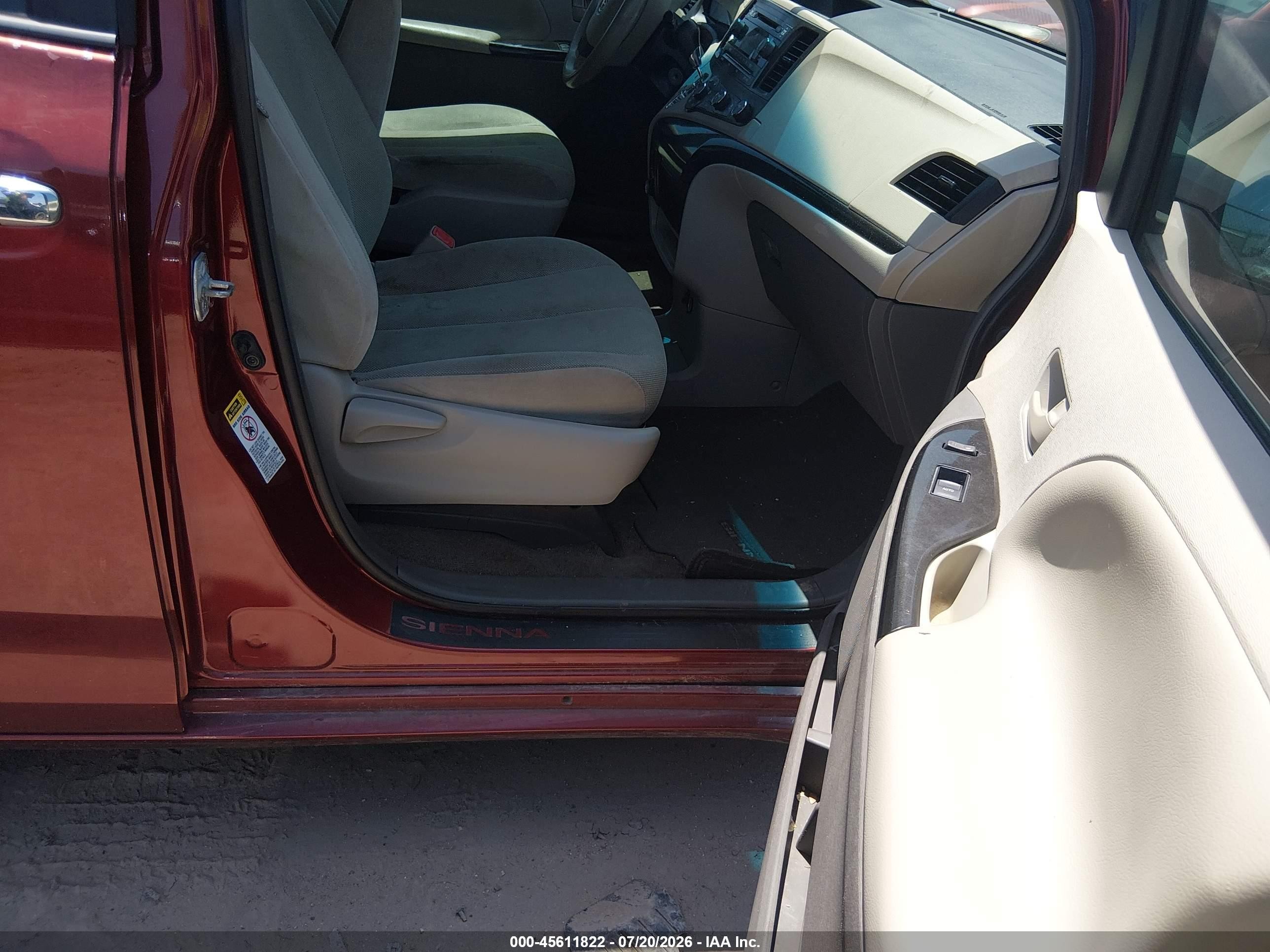 2013 Toyota Sienna L V6 7 Passenger Burgundy vin: 5TDZK3DC0DS280271