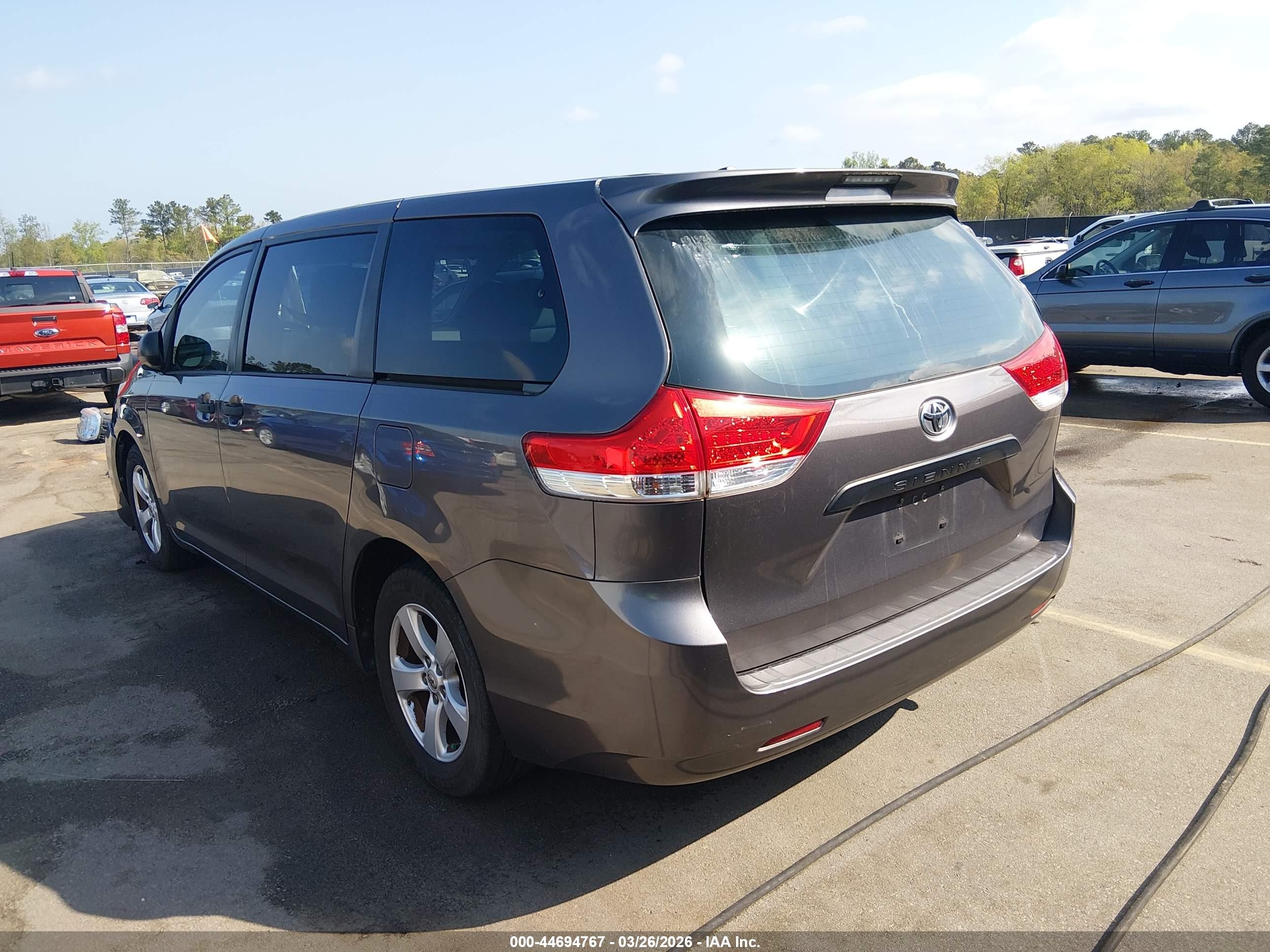 2013 Toyota Sienna L V6 7 Passenger Silver vin: 5TDZK3DC0DS316475