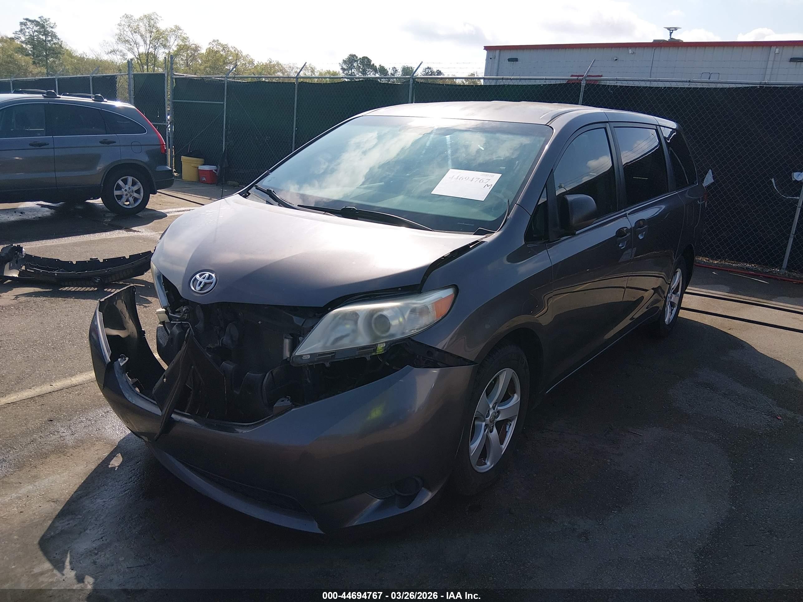 2013 Toyota Sienna L V6 7 Passenger Silver vin: 5TDZK3DC0DS316475