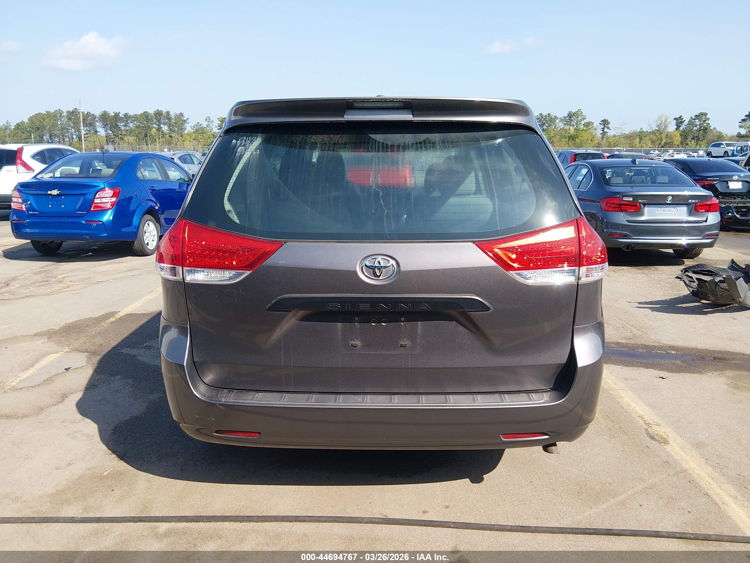 2013 Toyota Sienna L V6 7 Passenger Silver vin: 5TDZK3DC0DS316475