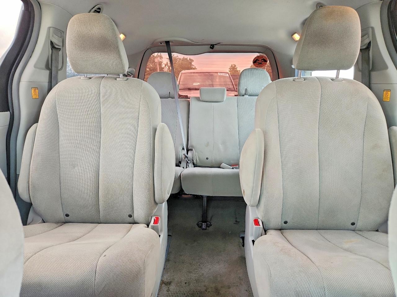 2013 Toyota Sienna L 7-passenger Серый vin: 5TDZK3DC0DS381505